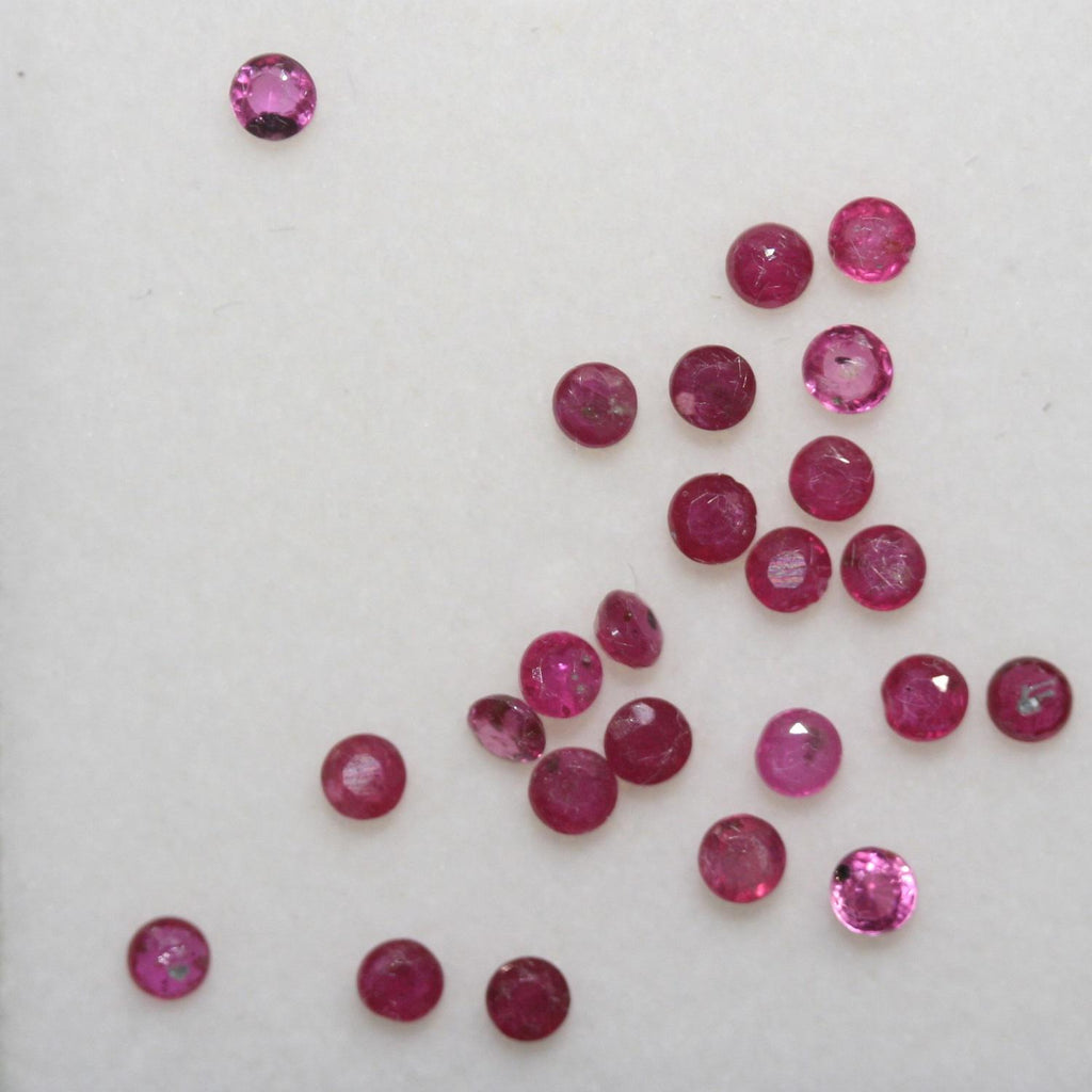 Lot de rubis ronds à facettes de 2,5 mm - Lot de 2 carats