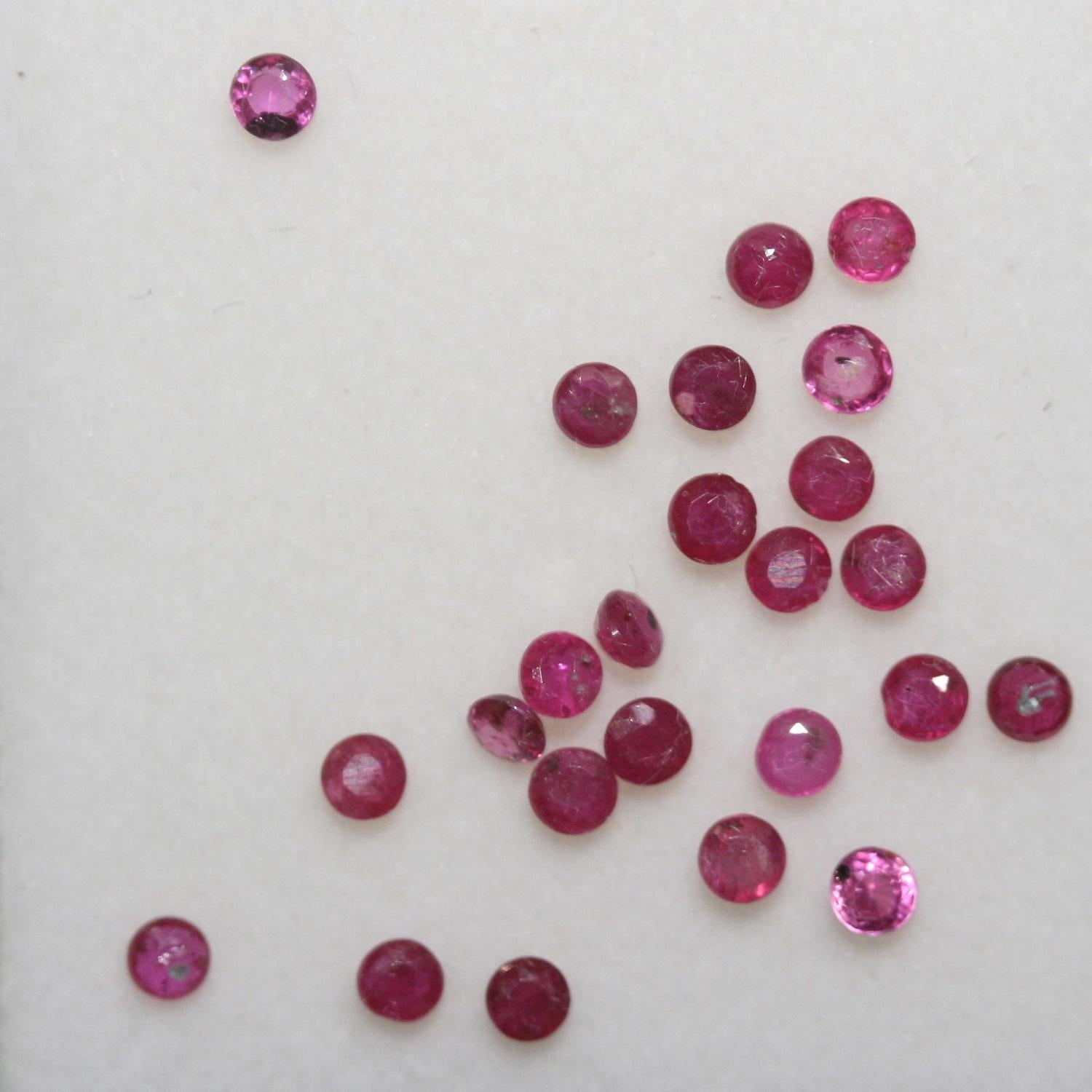 Lot de rubis ronds à facettes de 2,5 mm - Lot de 2 carats