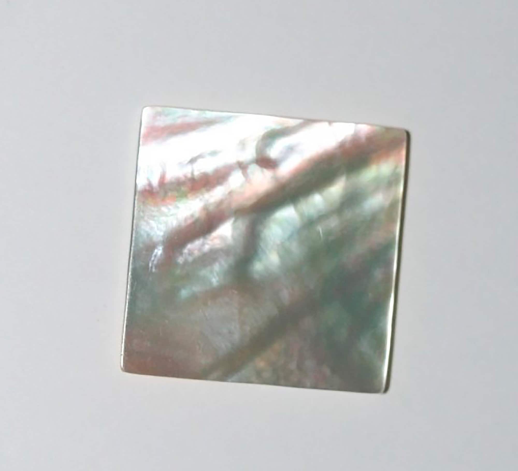 Pendentif carré plat en nacre 20 mm (4 pièces)