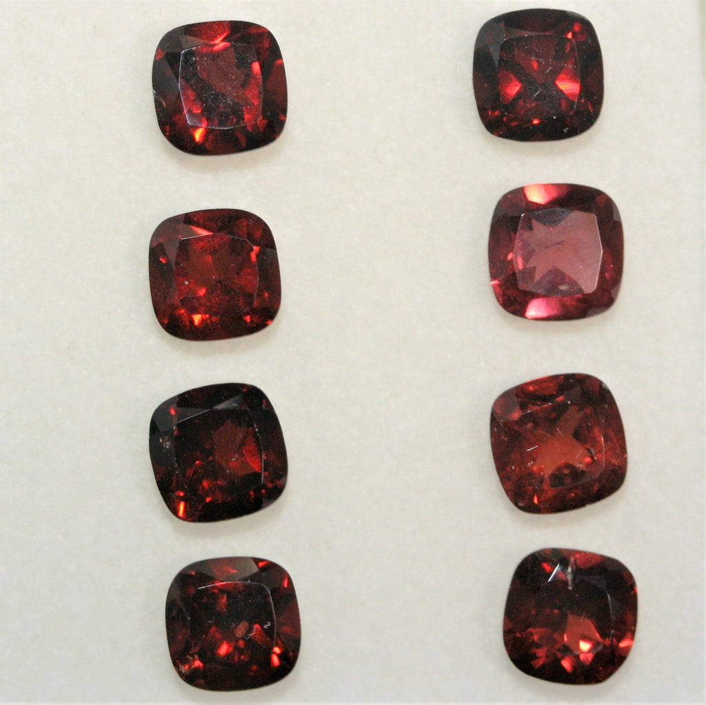 Lote de 8 cuentas de granate facetadas de 6 mm. (8 piezas)