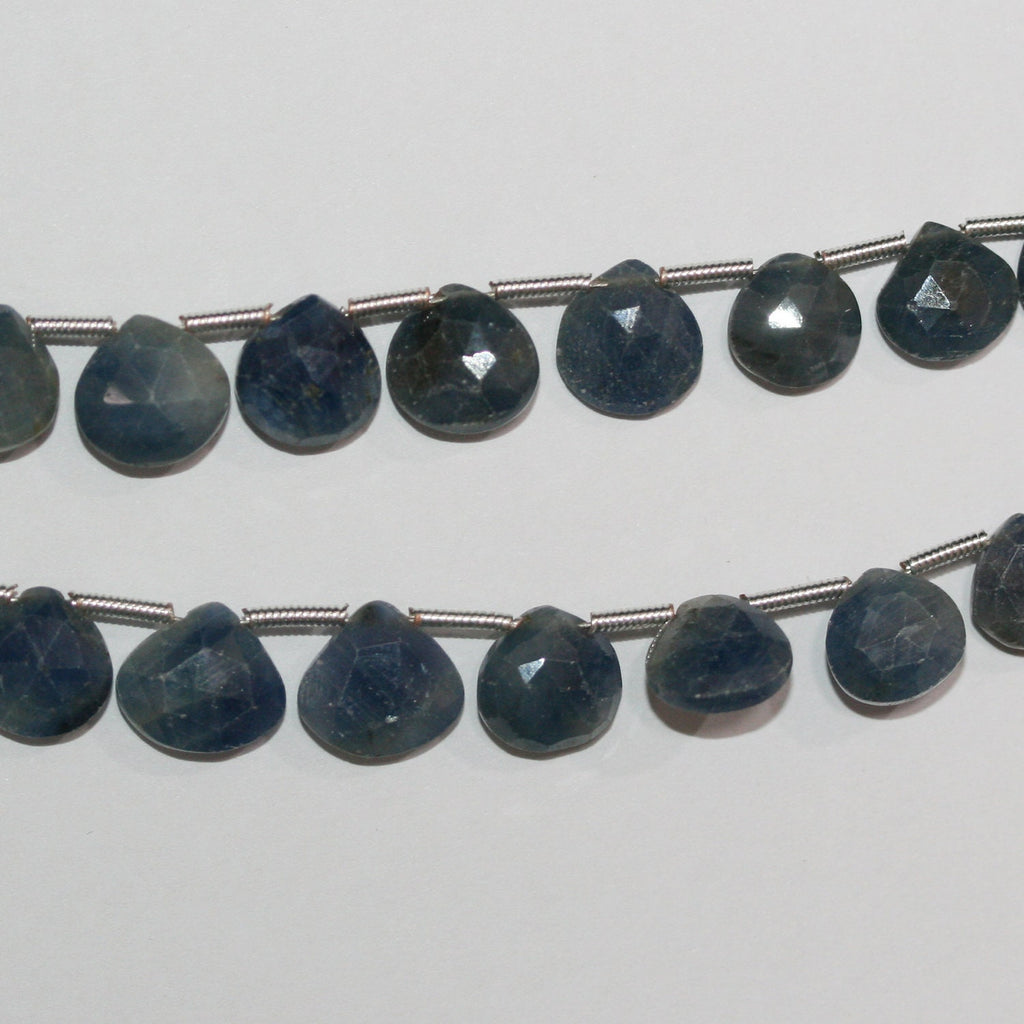 Perles en saphir facetté en forme de goutte de 8 pouces (8-9 mm). - Fil de 20 mm.