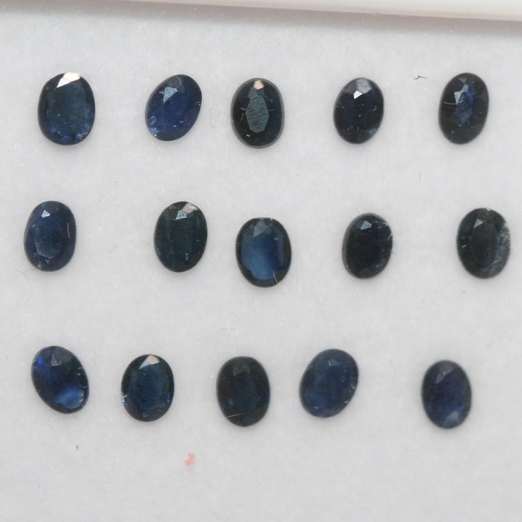 Lot de 15 saphirs bleus ovales à facettes de 3,5 x 3 mm.