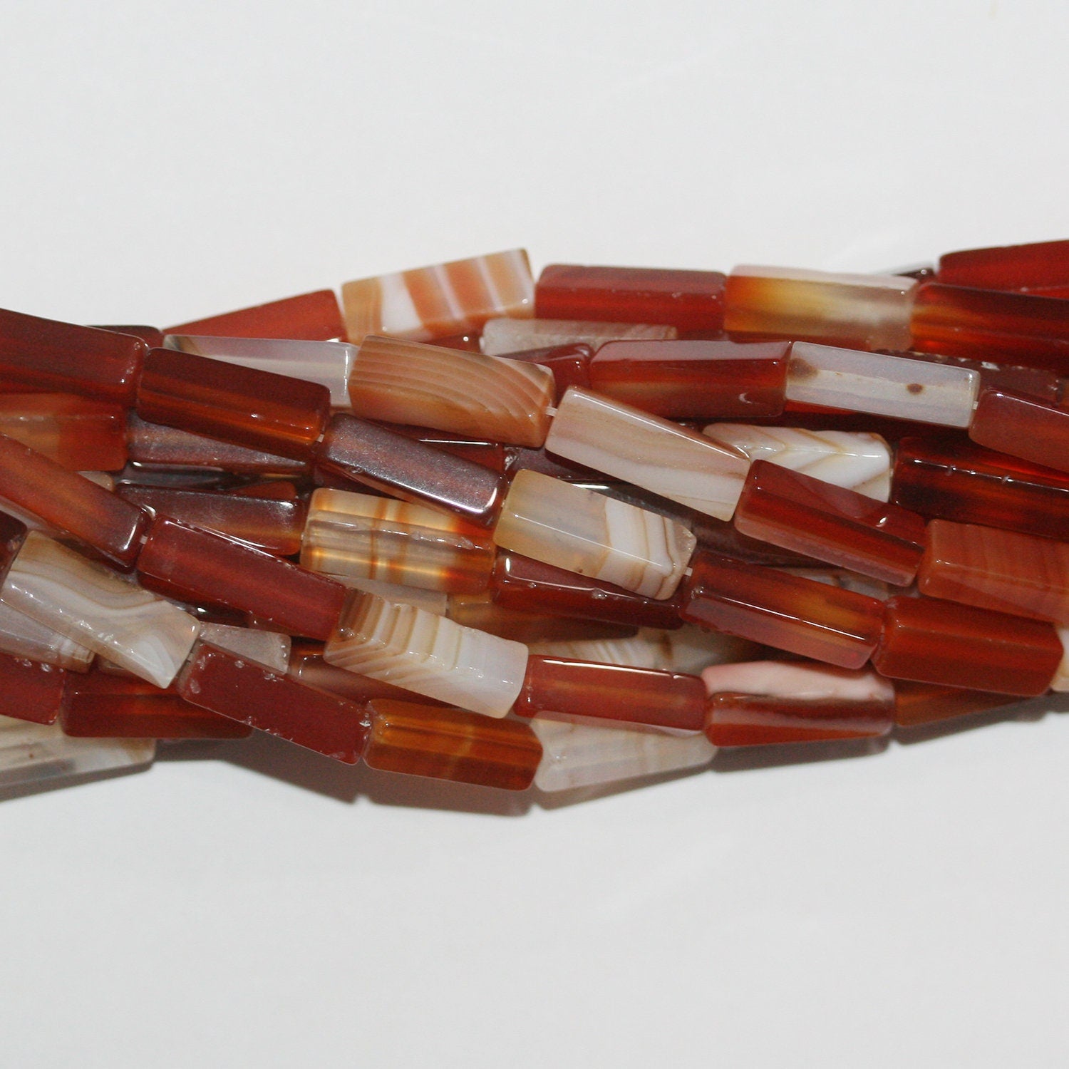 Perles prismatiques lisses rayées en cornaline de 39 cm (15 pouces), 13 x 4 mm - Fil de 39 cm