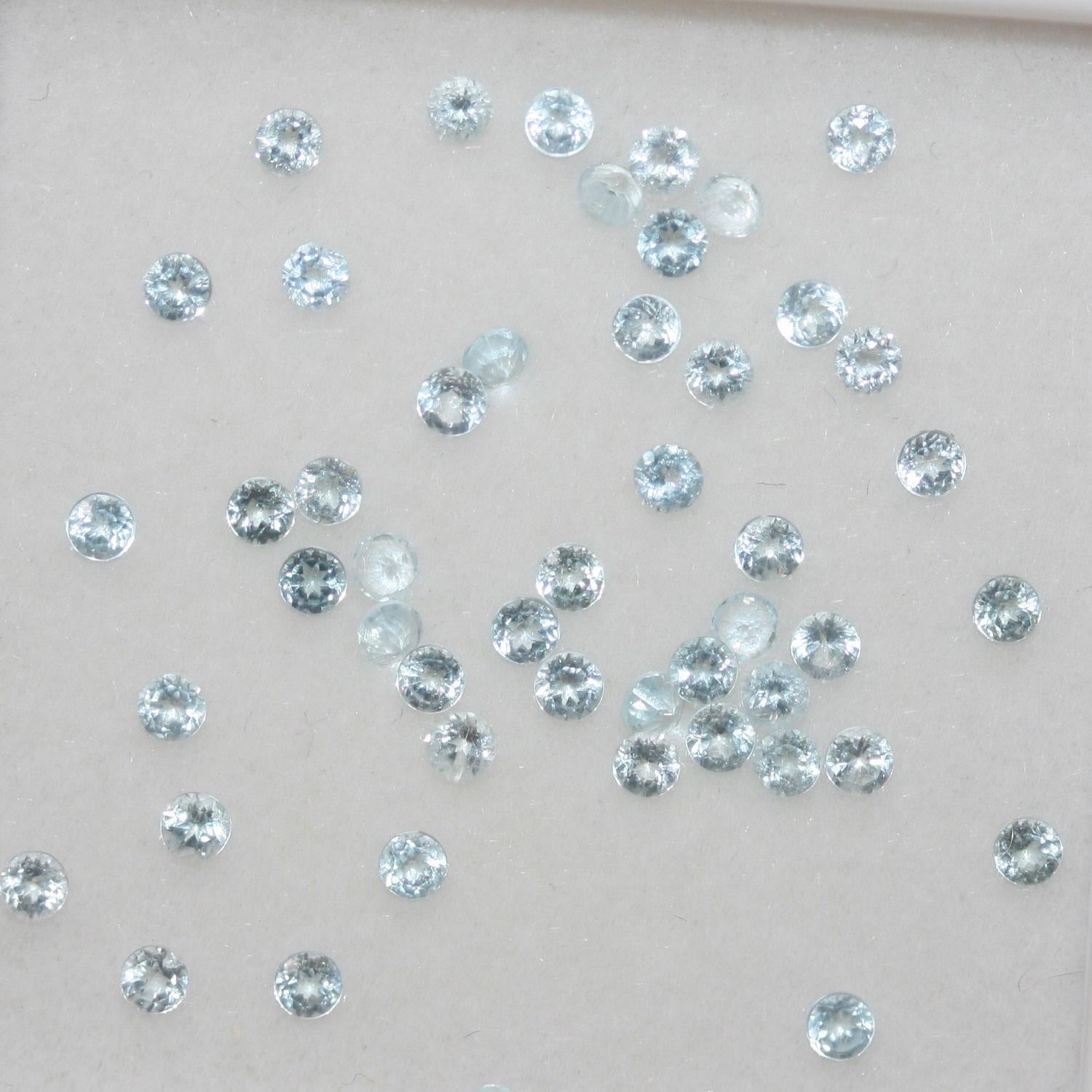 Lot de topazes Sky rondes à facettes de 2 mm (2 ct)