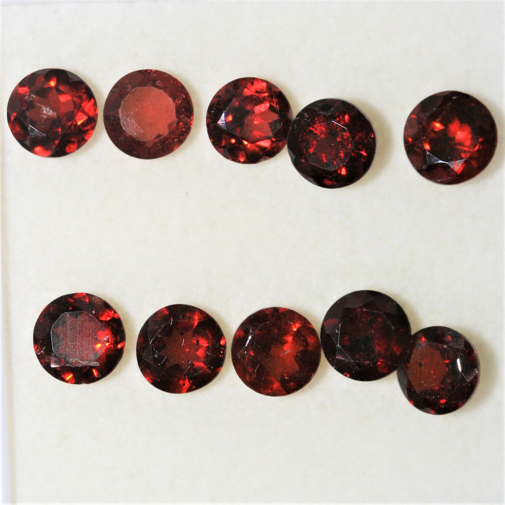10 Pcs Lot of Faceted Round Garnet 6mm. (10 Pieces)