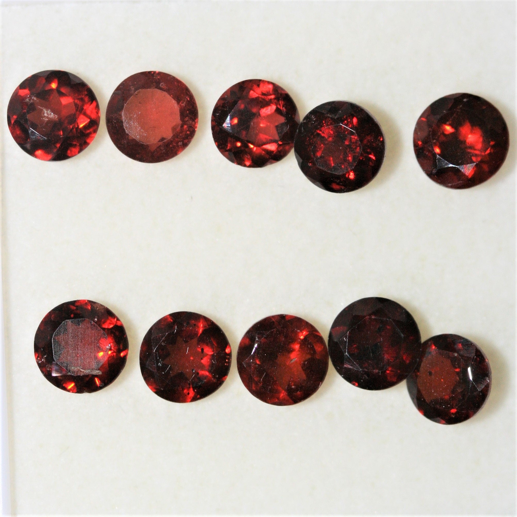 10 Pcs Lot of Faceted Round Garnet 6mm. (10 Pieces)