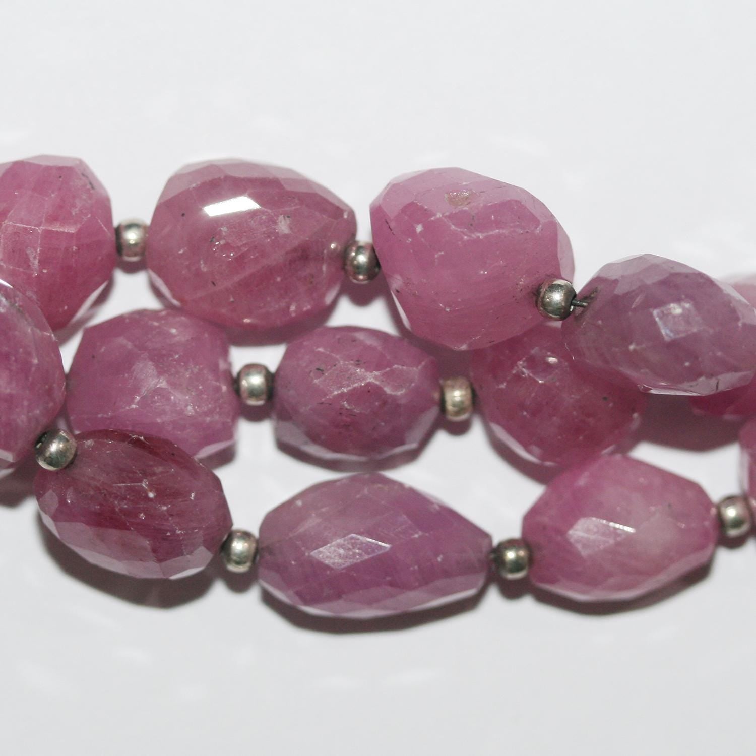 Cuentas facetadas de zafiro rosa de 8" (9-10 mm). Hilo de 21 cm aprox.