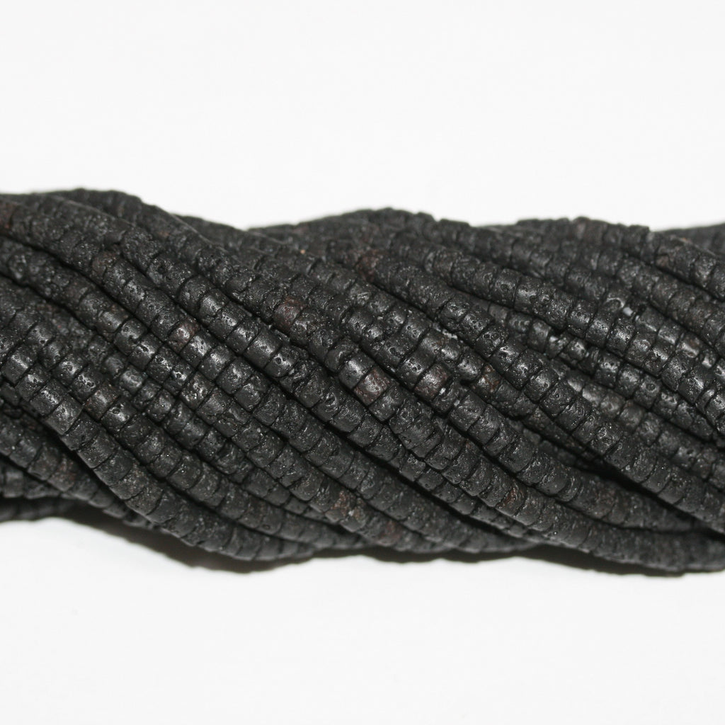 Perles rondelles lisses St. Lava 15" 4x2mm.- Brin 39cm.