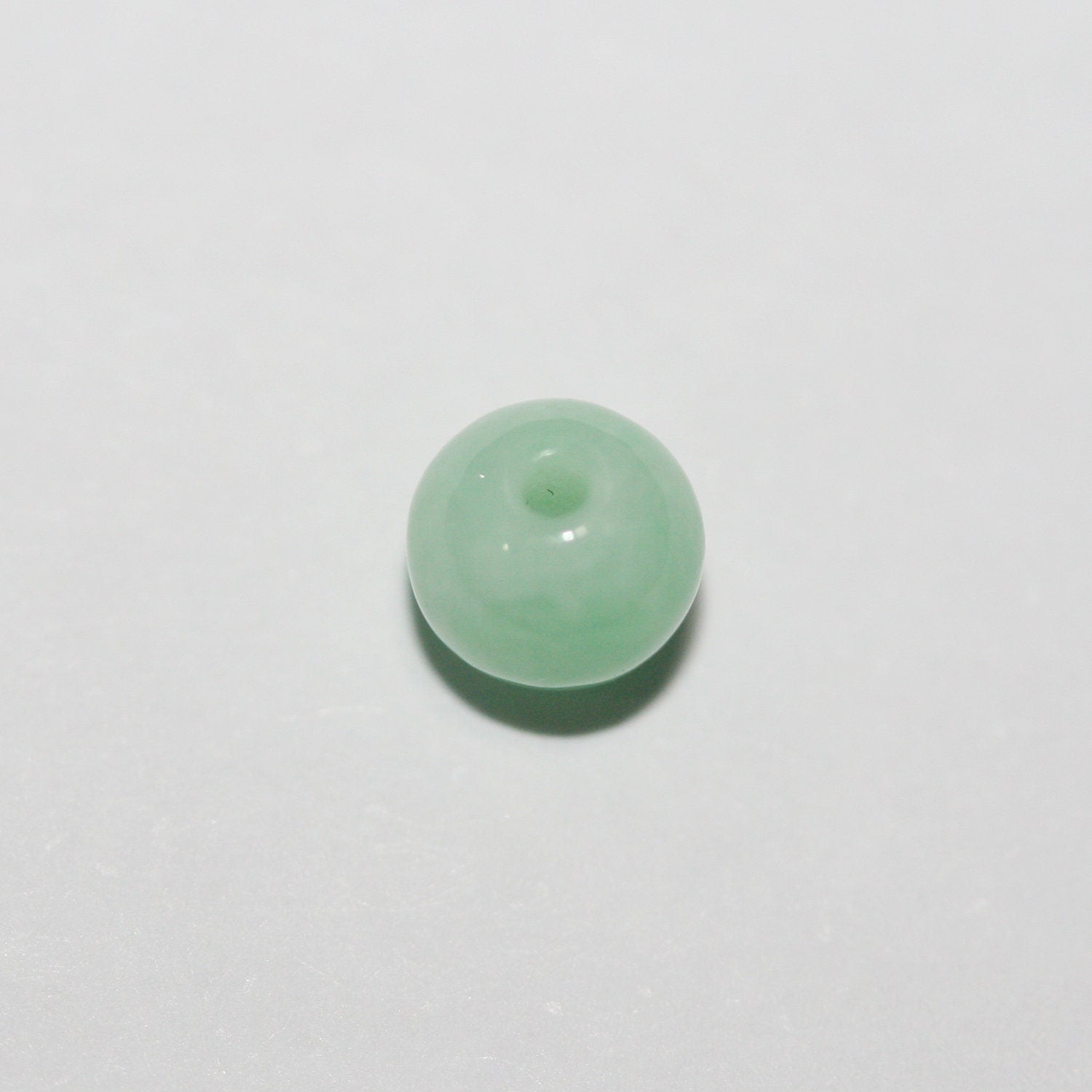 Pendentif en jade de Birmanie à gros trou (5 paires) 4-5 mm.