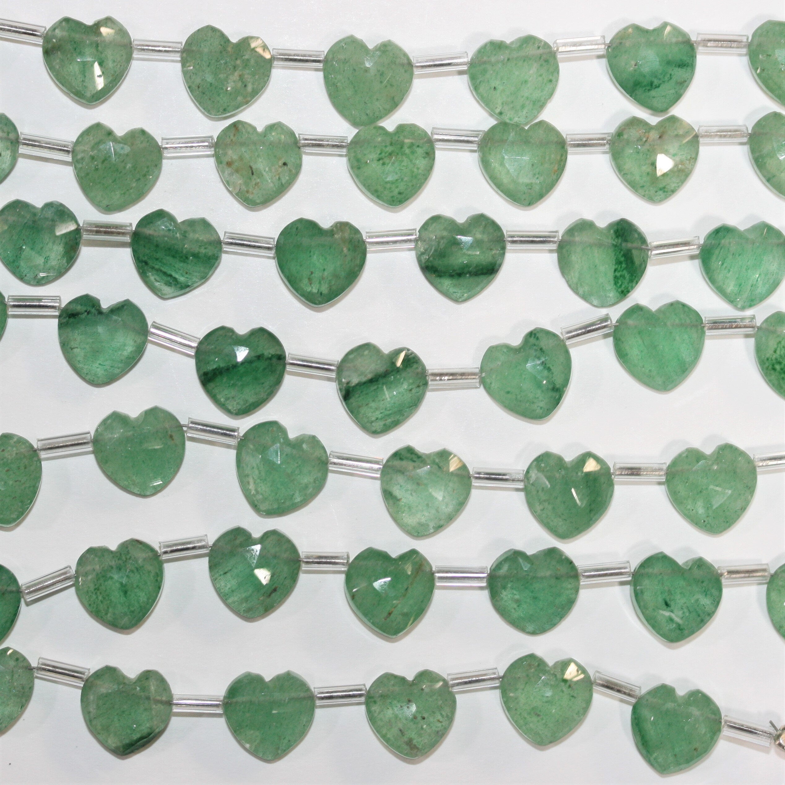 Cuentas de corazón facetadas de aventurina santa de 6", 9-10 mm, hilo de 16 cm.