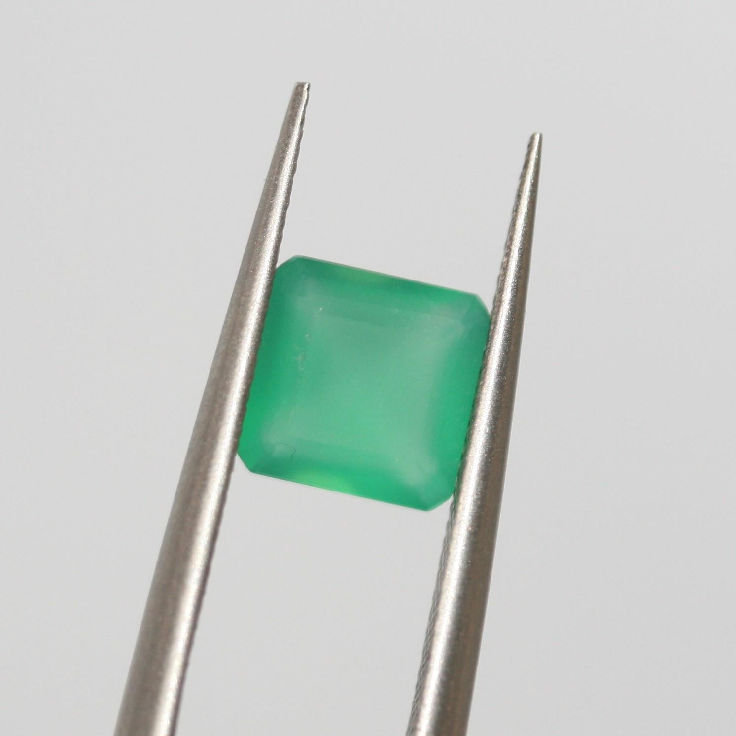 Lot de 15 pierres d'onix vert facettées carrées de 6 mm. - Pierres précieuses de qualité supérieure, vente en gros.