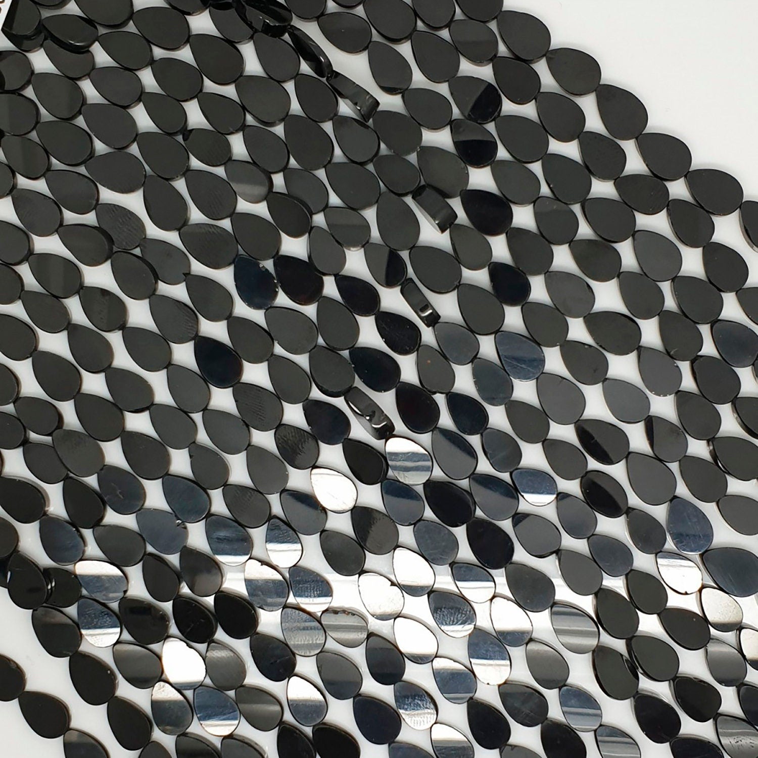 13" St Spinel Smooth Drop Beads 9x6mm.-Strand 35mm