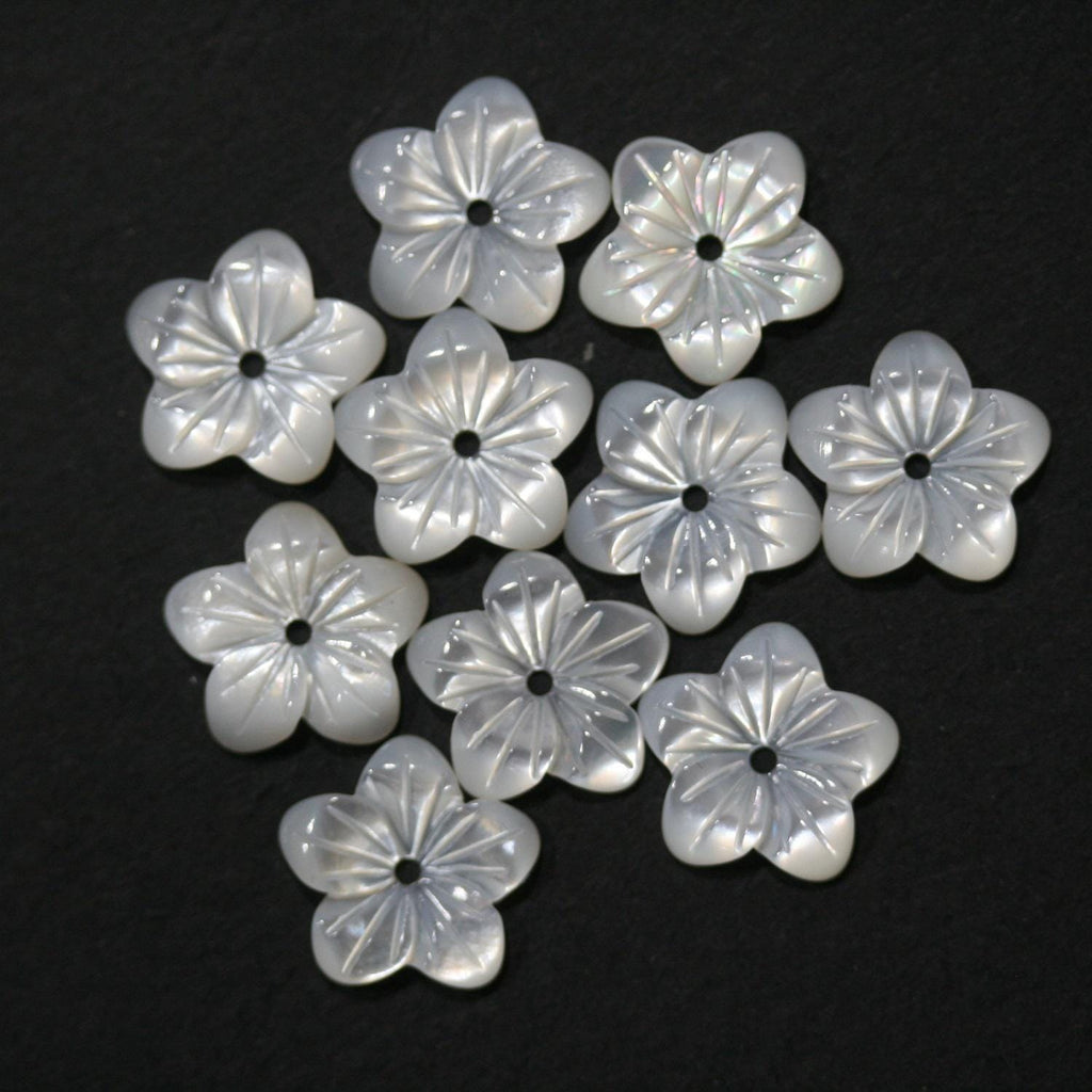 Colgante de nácar flor tallada 10mm.-(5 pares).-Ref.14830