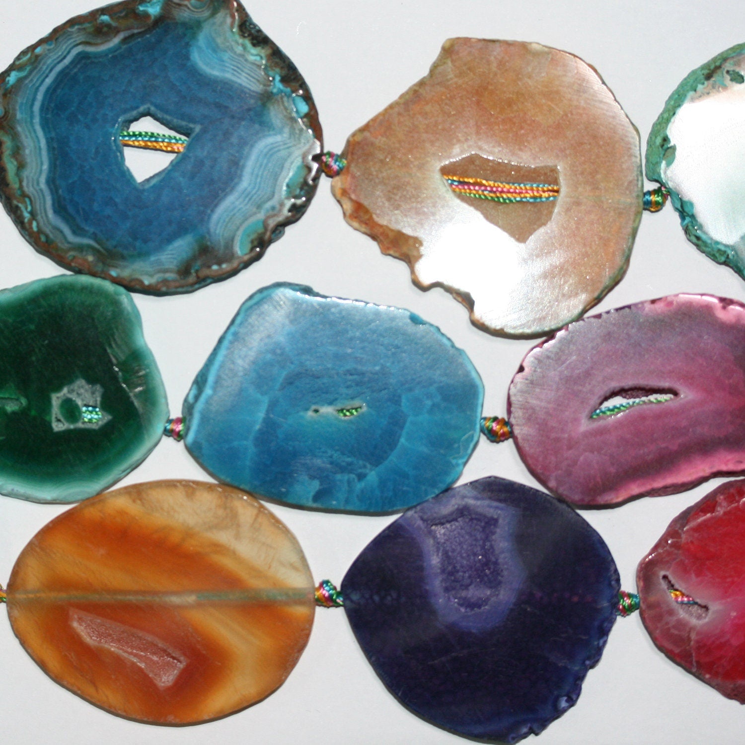 Cuentas irregulares planas de ágata multicolor de 16" (35-38 mm, aprox.), tira de 40 cm