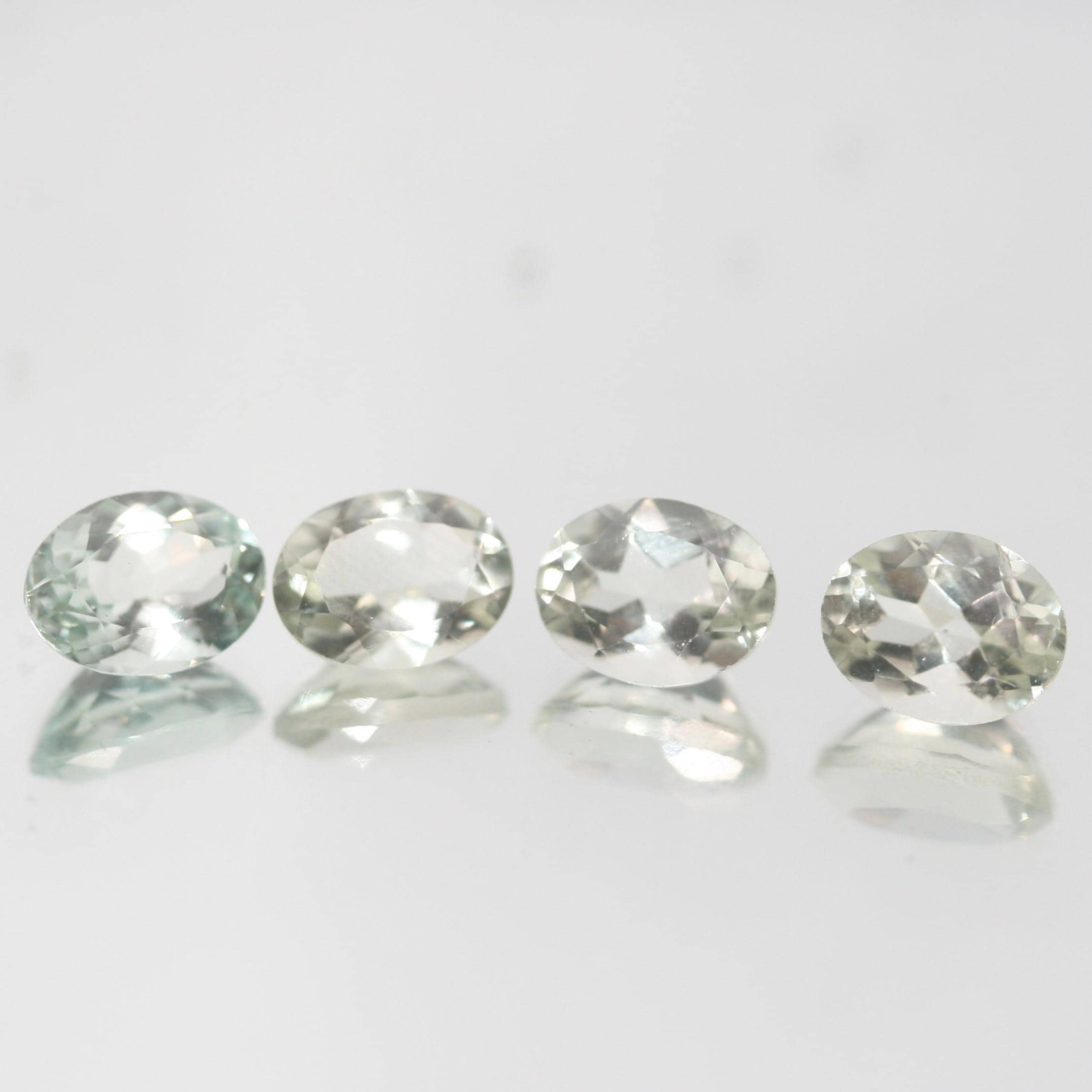 Lote de 4 piezas de prasiolita facetada ovalada de 8 x 6 mm (4 piezas) - Artículo 659LO