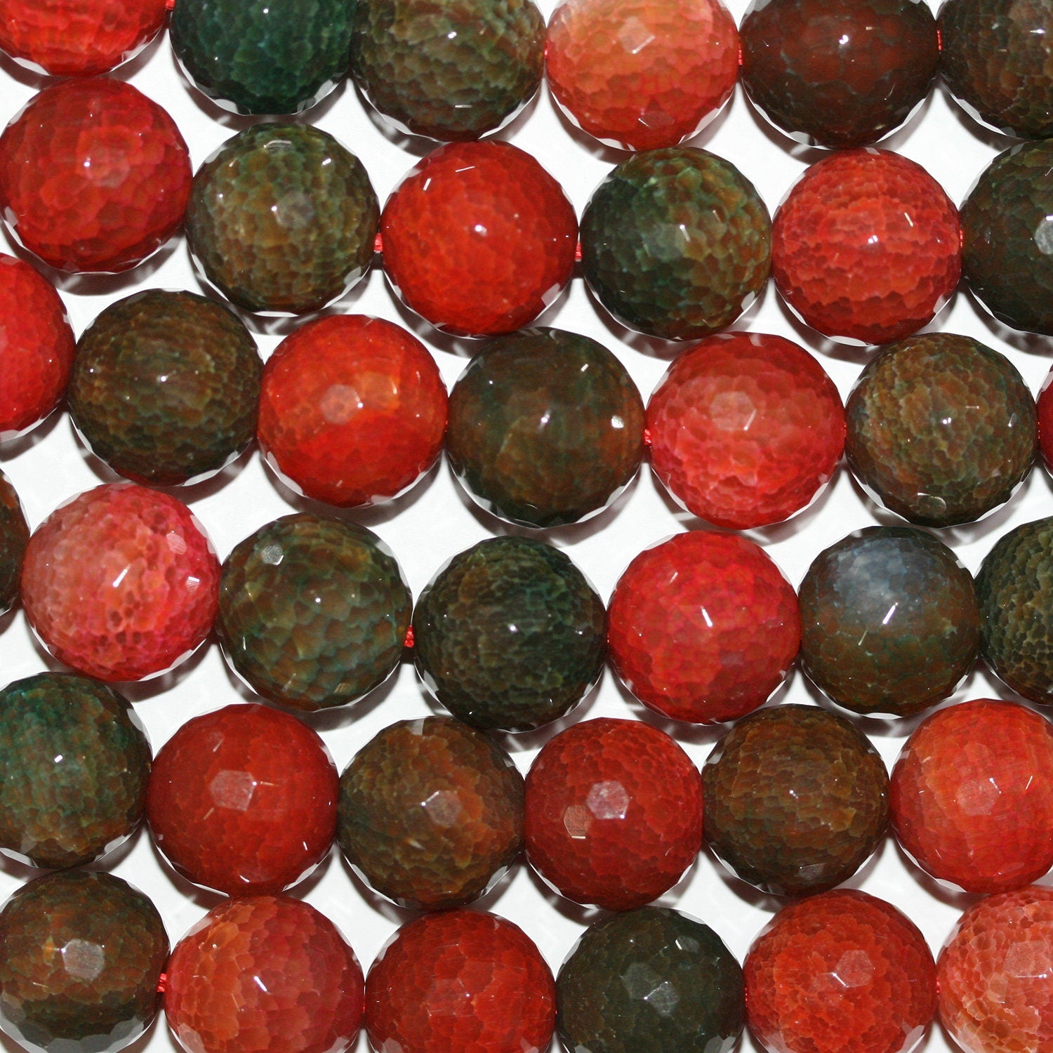 15" Perles rondes à facettes en agate multicolore, 1 mm. Fil de 38 cm.