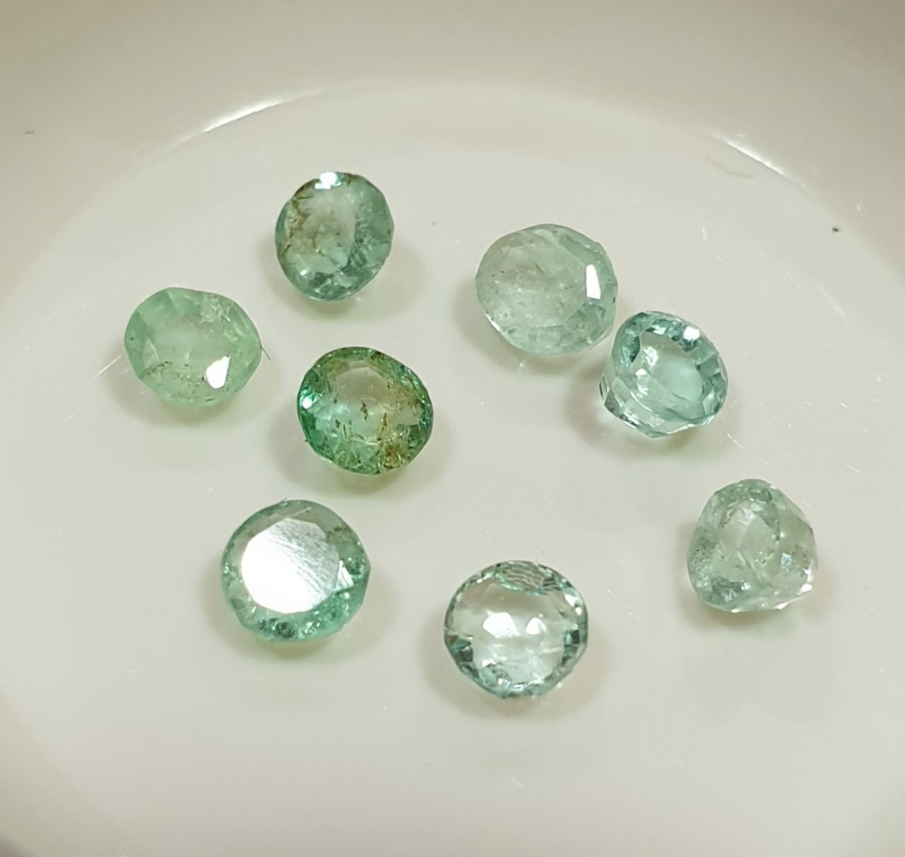 Lote de esmeraldas facetadas redondas de 3,5 mm (8 piezas) - Paquetes de piedras preciosas - Piedras sueltas al por mayor - Gemas naturales