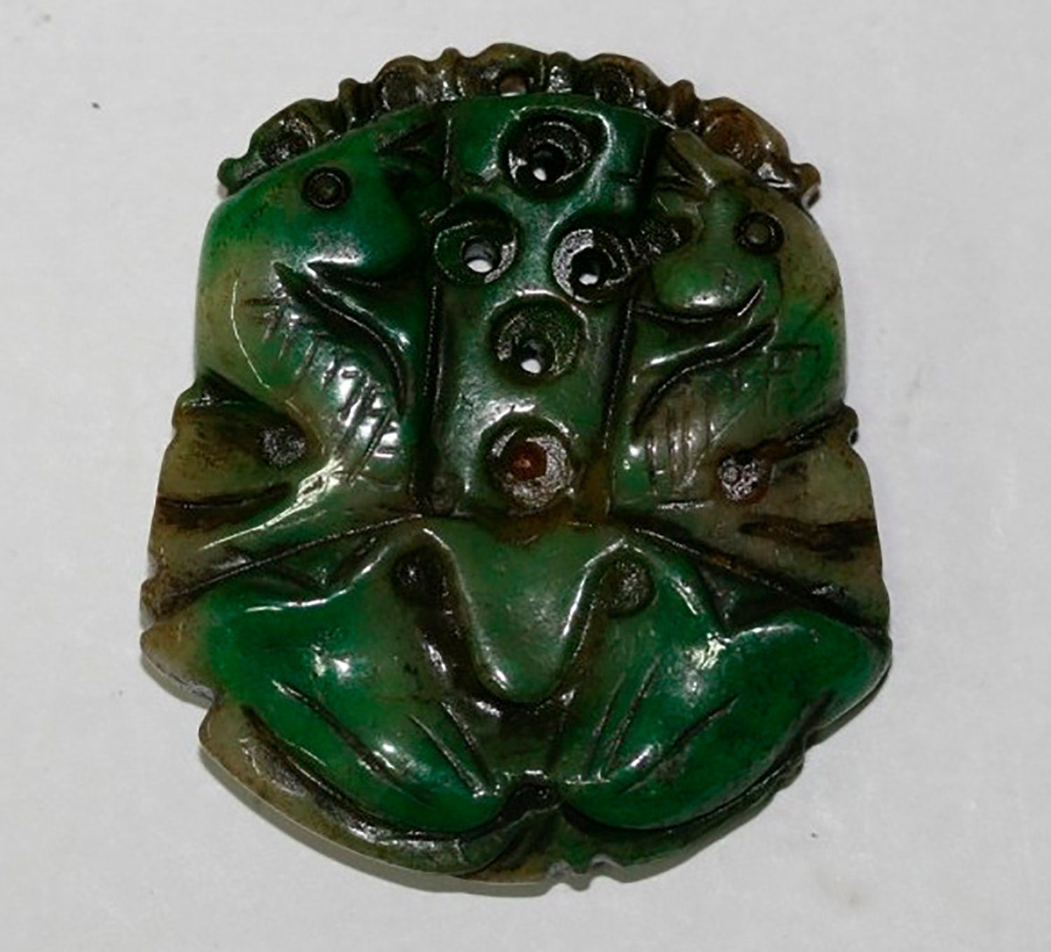 Pendentif en jade vert 56x48mm.Approx.