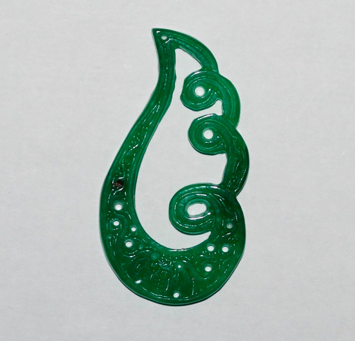 Colgante de jade verde de Birmania 50x26 mm.