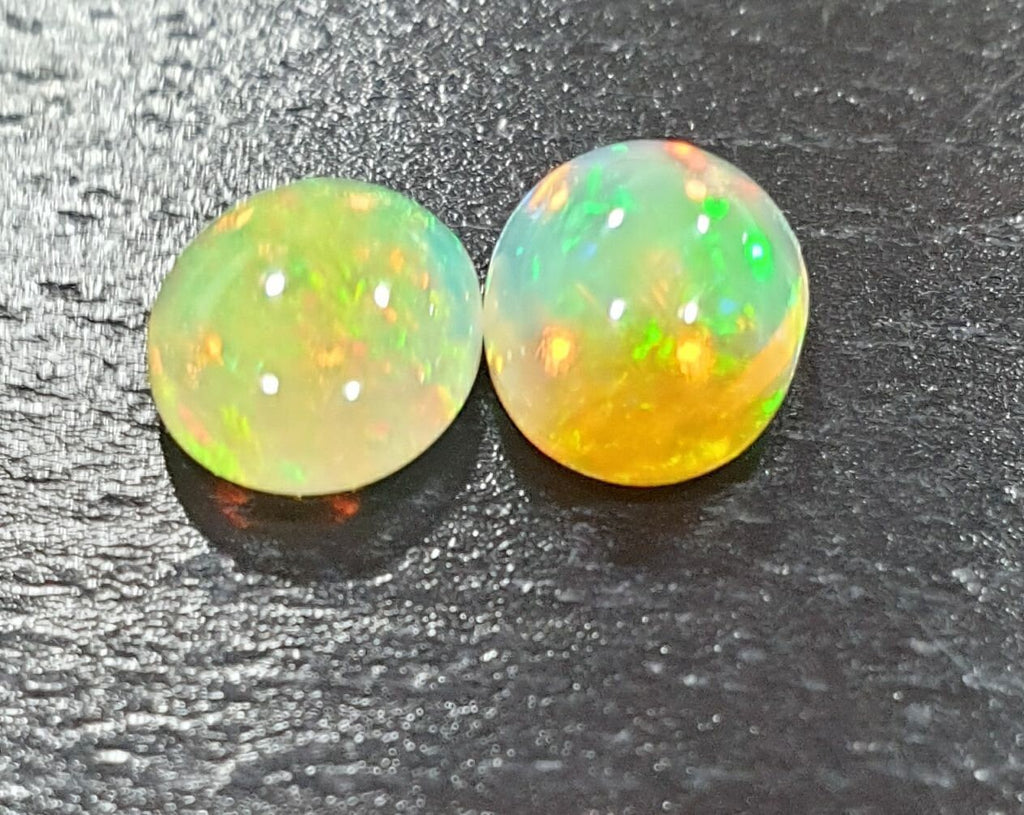 Lote de 1 par de ópalos Wello naturales de 9 x 7 mm, cabujón ovalado, venta al por mayor, lotes de piedras preciosas, gemas sin tratar.