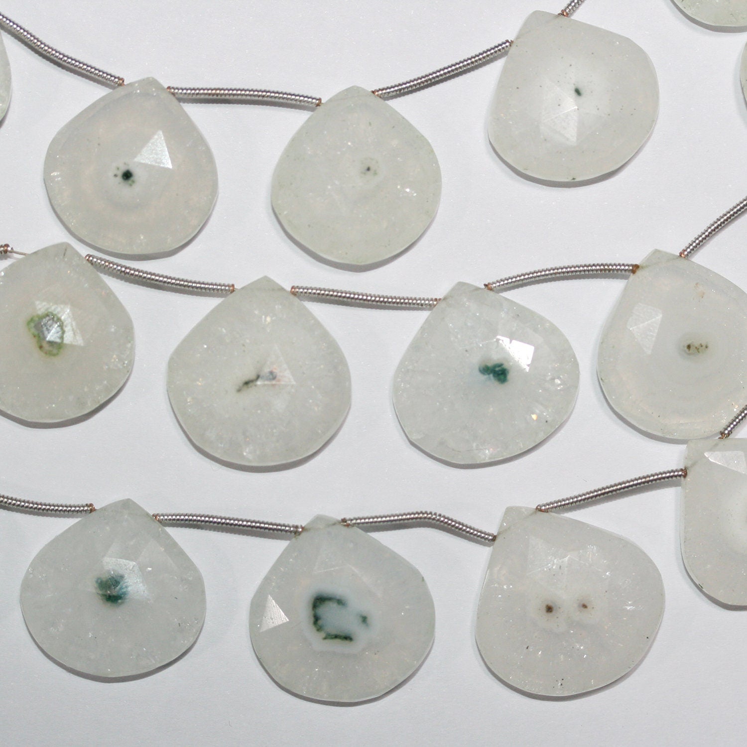 Perles en quartz solaire facettées de 8 pouces, 22-23 mm environ - Longueur du fil : 20 cm.