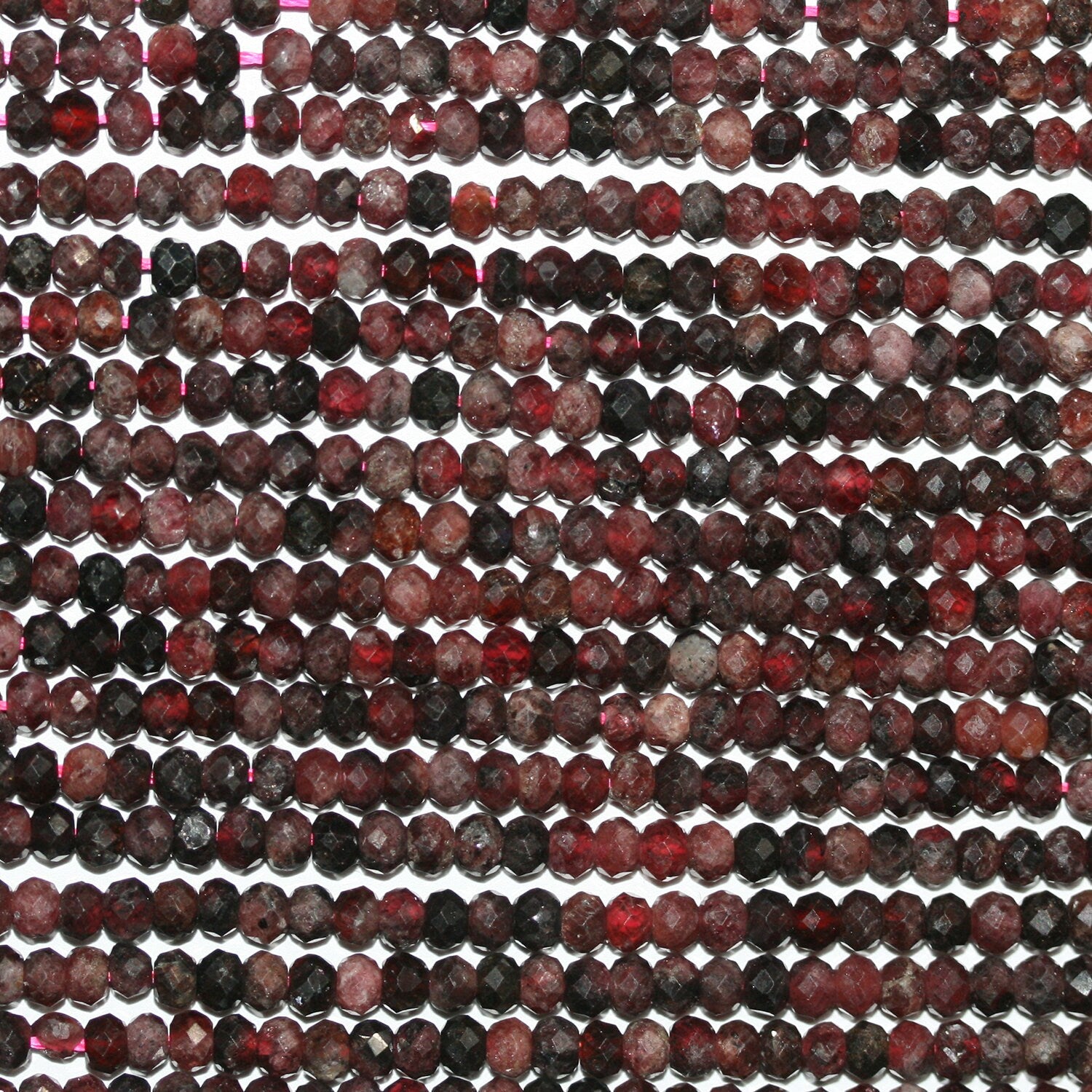Cuentas redondas facetadas de granate de 19" de St. 41 x 3 mm, hilo de 39 cm.