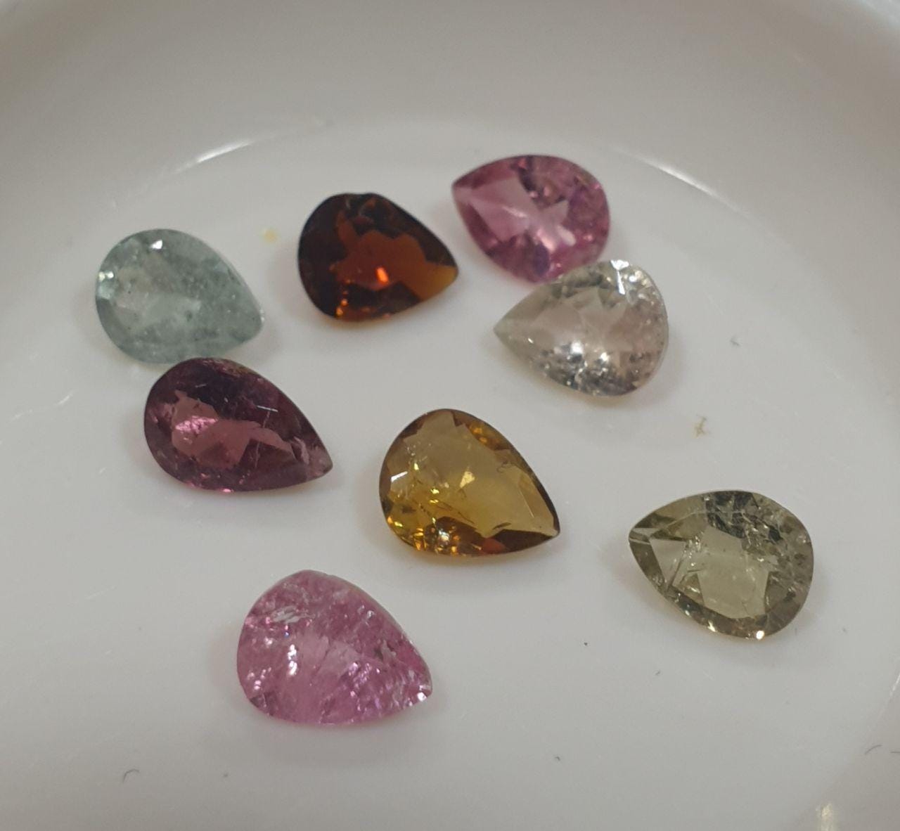 Lote de turmalina multicolor facetada de 5 x 4 mm (8 piezas) - Paquetes de piedras preciosas - Piedras sueltas al por mayor - Gemas naturales