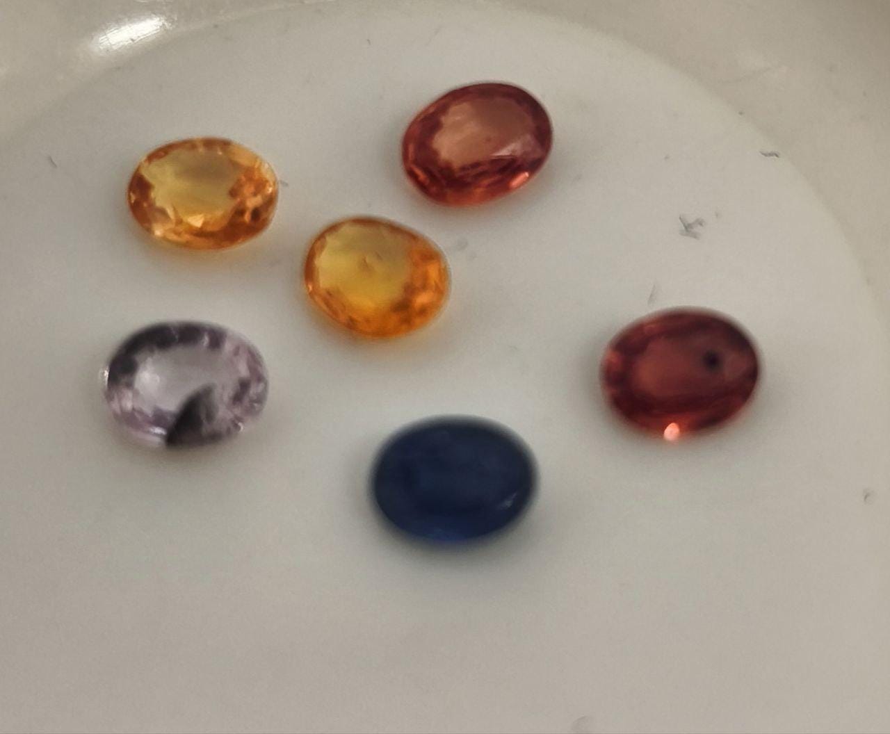Lote de 6 zafiros multicolores ovalados facetados de 4 x 3 mm. - Paquetes de piedras preciosas - Piedras sueltas al por mayor - Gemas naturales