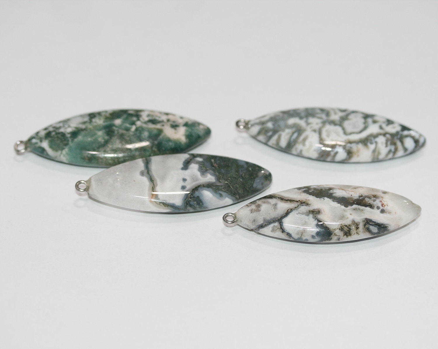 Colgante de Palitos Lisos de Ágata Musgosa 55x20 mm.Aprox.-(1 ud.).