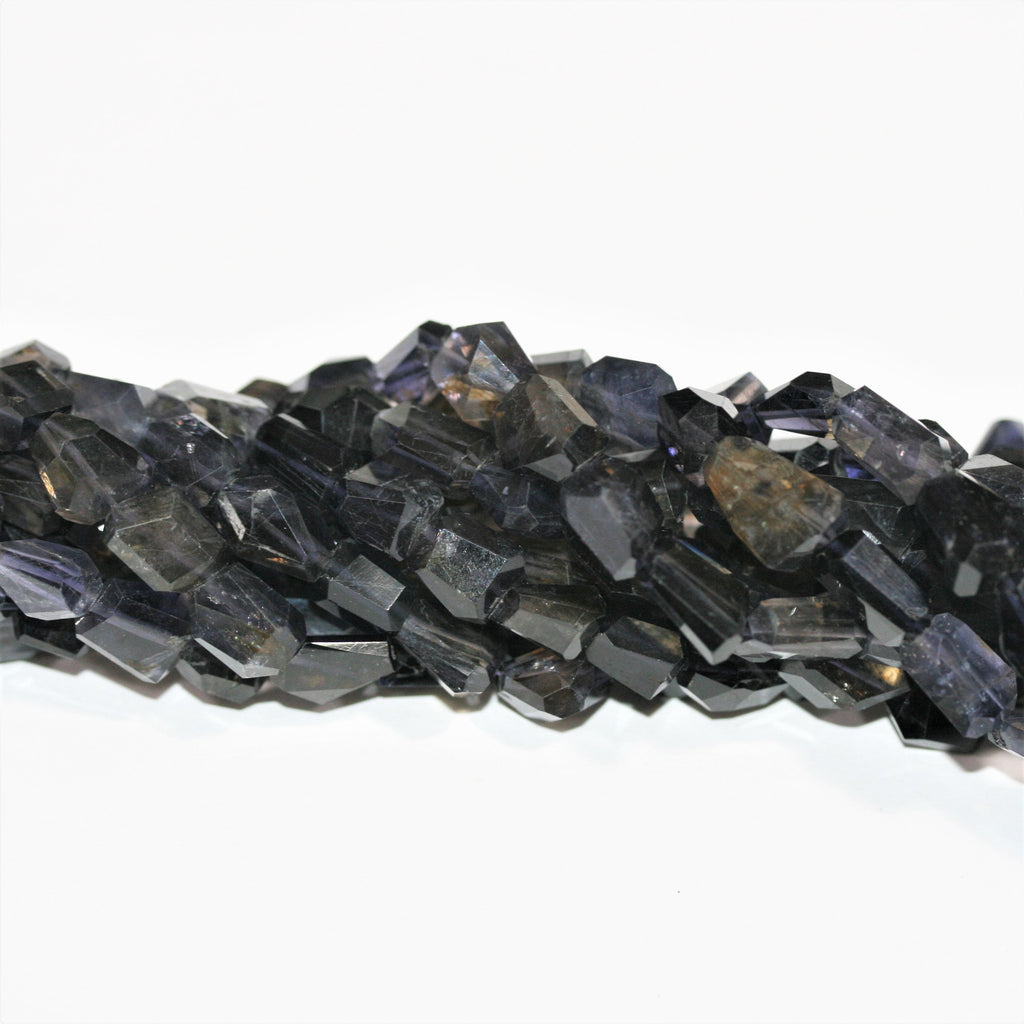 Cuentas de pepitas facetadas graduadas de St Iolite de 19", de 9 a 16 mm. Aprox. - Hilo de 48 cm.