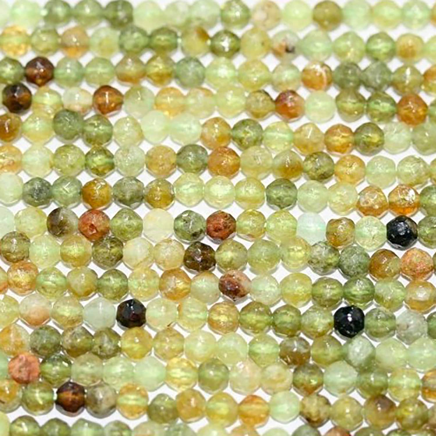 Cuentas redondas facetadas de granate St Grossular de 16" (3 mm) - Hilo de 40 cm