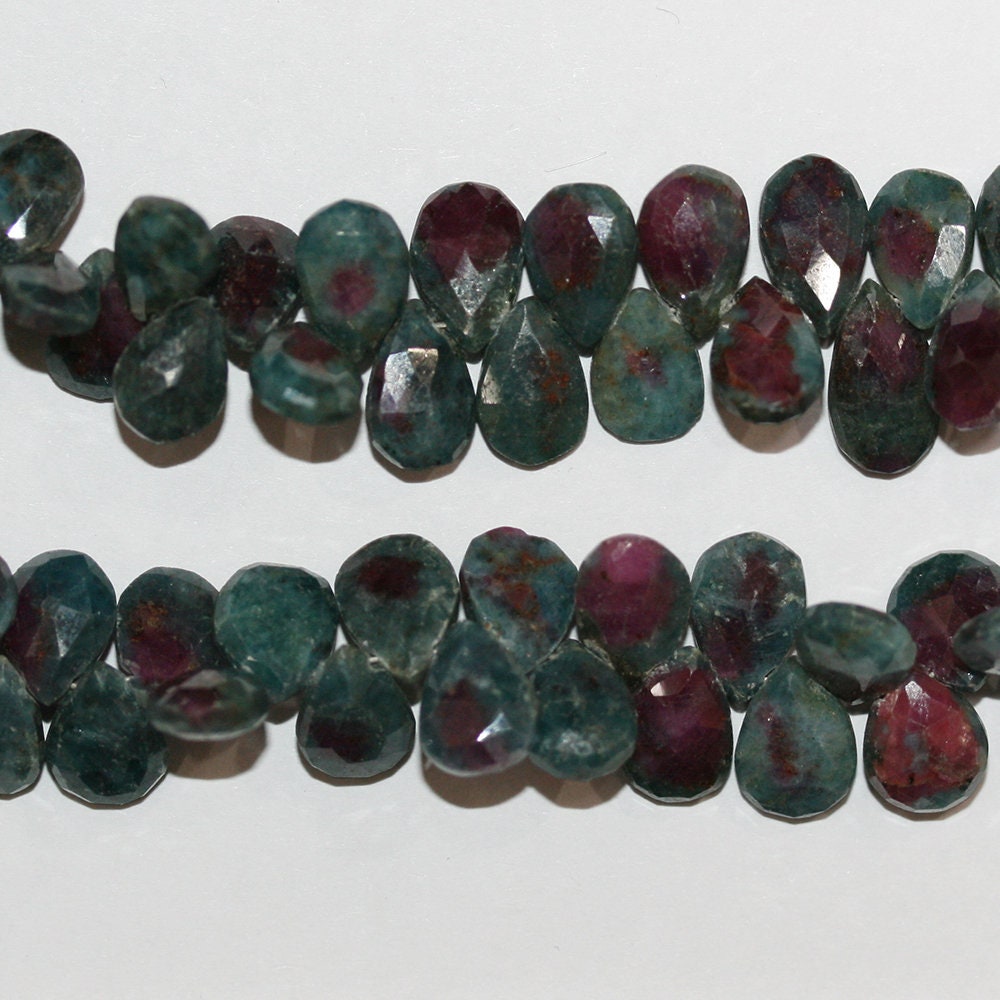 Perles en zoïsite rubis facettées de 20 cm (8 pouces), 9 x 6 mm, longueur 20 cm.