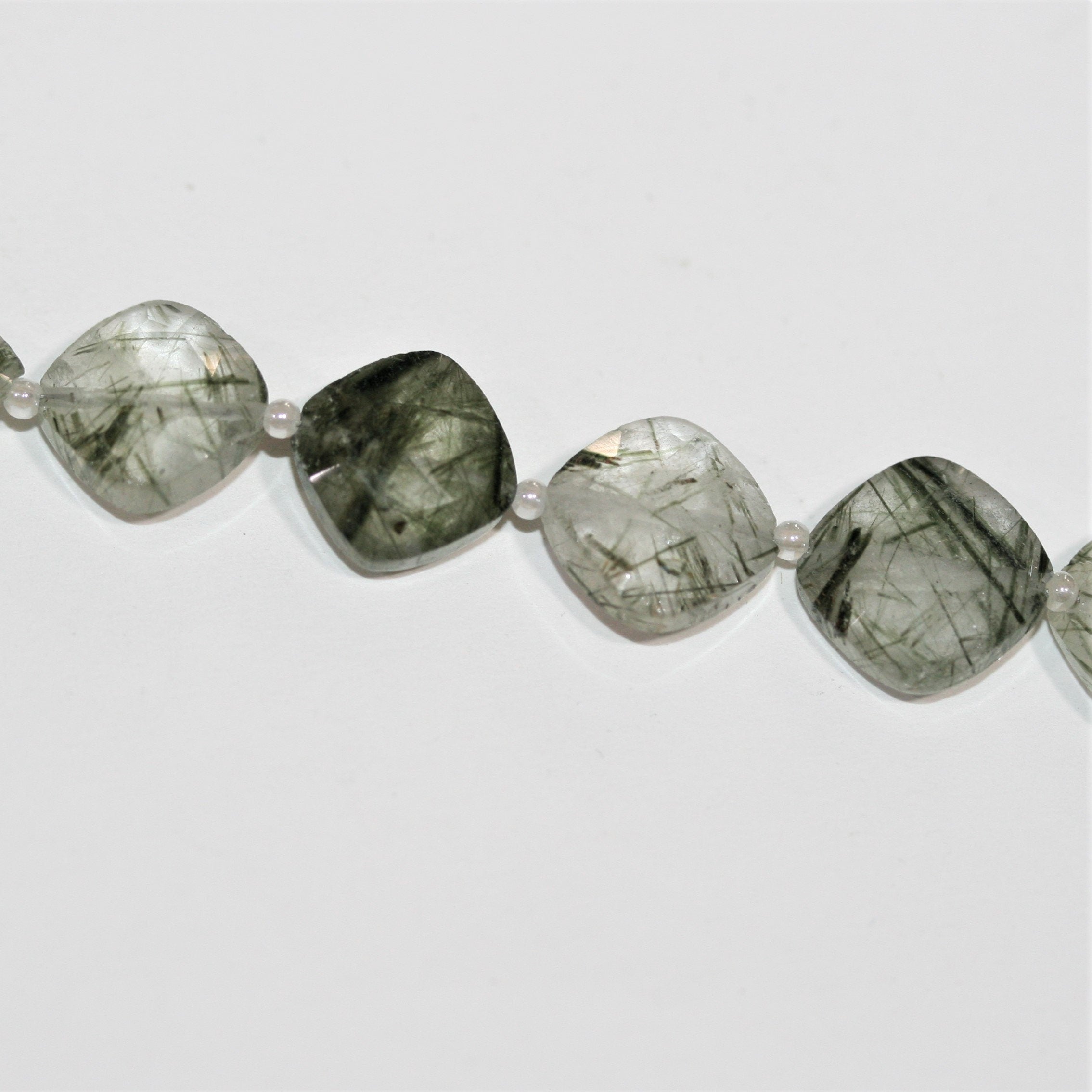 Perles de quartz tourmaline facettées en forme de diamant de 8 pouces, 10 mm - Fil de 20 cm.