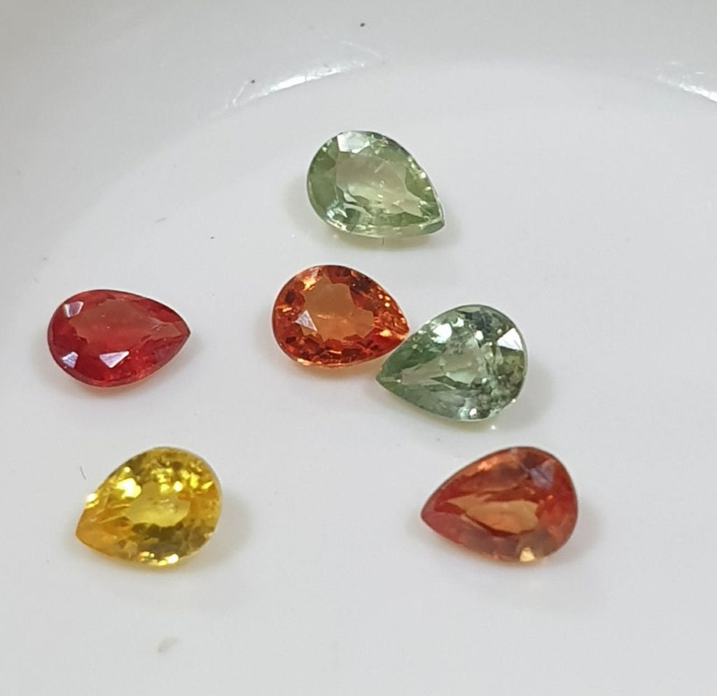 Lot de saphirs naturels multicolores en forme de poire (4 x 3 mm) - Vert, jaune, orange - Saphir orange - Lot en gros - Pierres de qualité supérieure