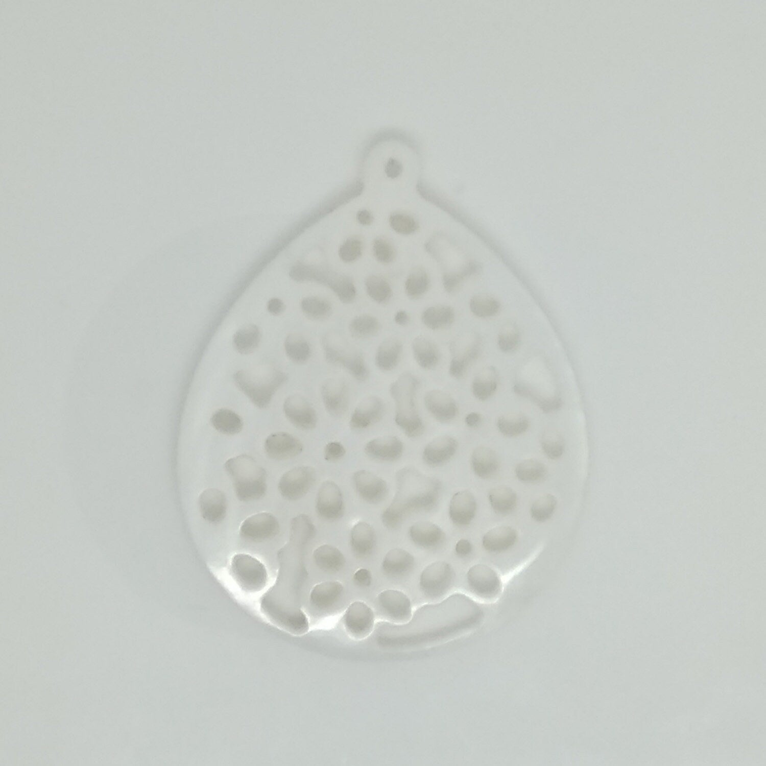 Pendentif goutte en nacre 50x40mm