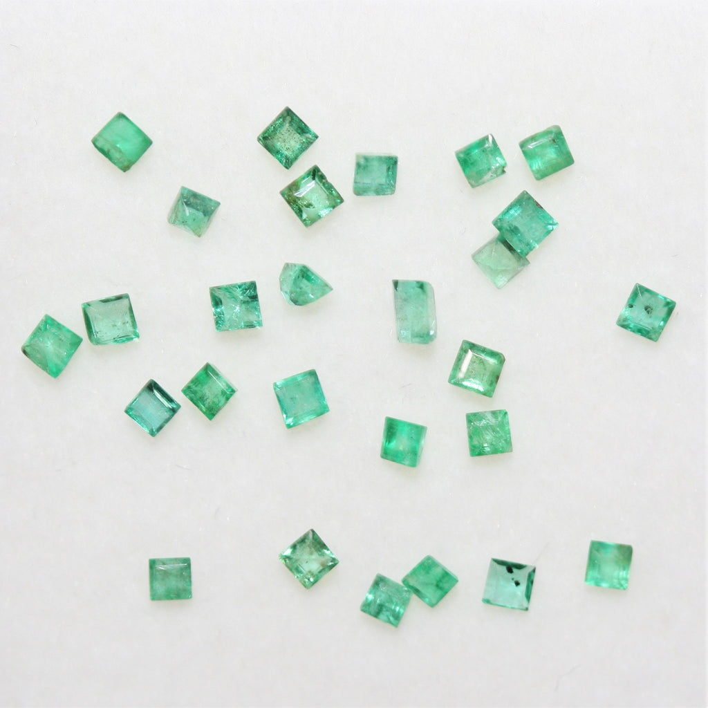 Lote de Esmeralda Cuadrada Facetada 2mm.- Lote de 1 Quilate