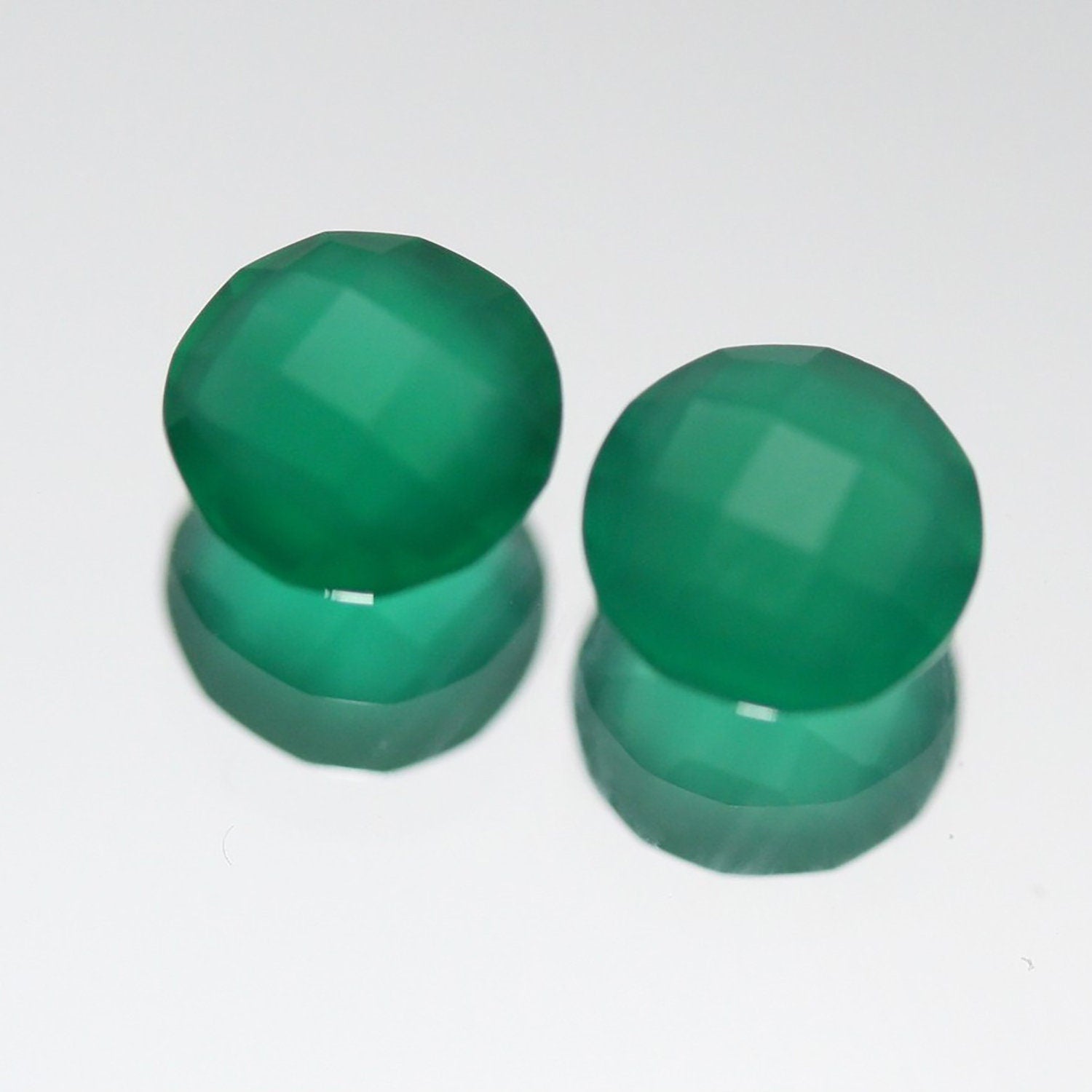 Lote de 2 piezas de ónix verde facetado redondo, 1 par, 8 mm.