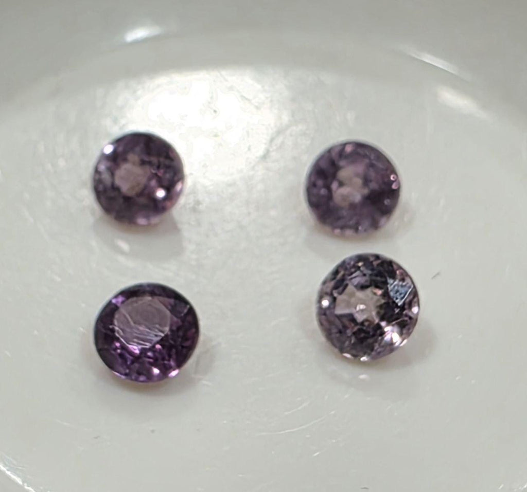 Lot de grenats à changement de couleur, taillés en rond facetté, 3,7 mm (4 pièces) - Pierres précieuses en vrac - Prix de gros