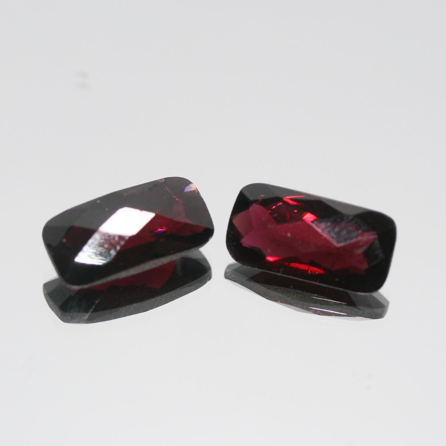1 Pair Garnet Rectangular Faceted Briolette cut 14x7mm (1 pair)