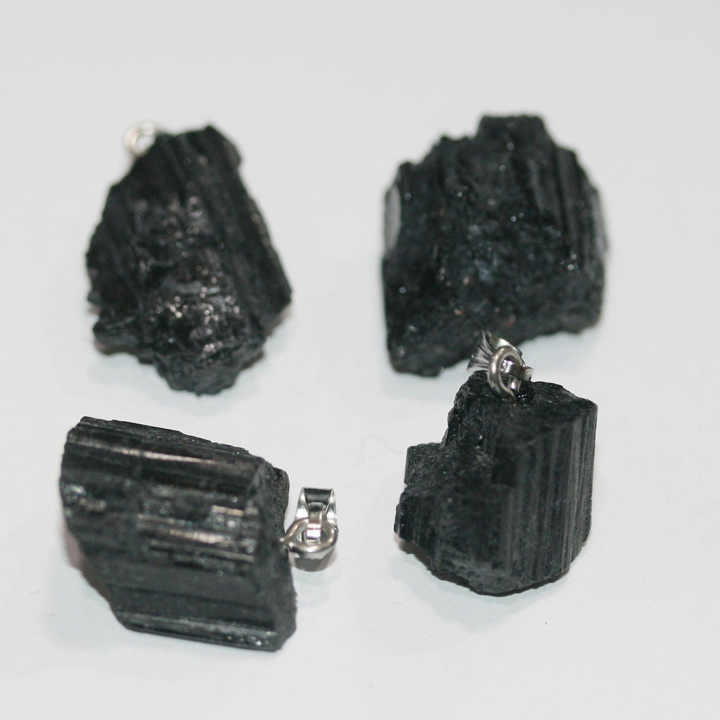 Colgante de turmalina negra sin pulir (13-18 mm aprox.) (1 unidad)