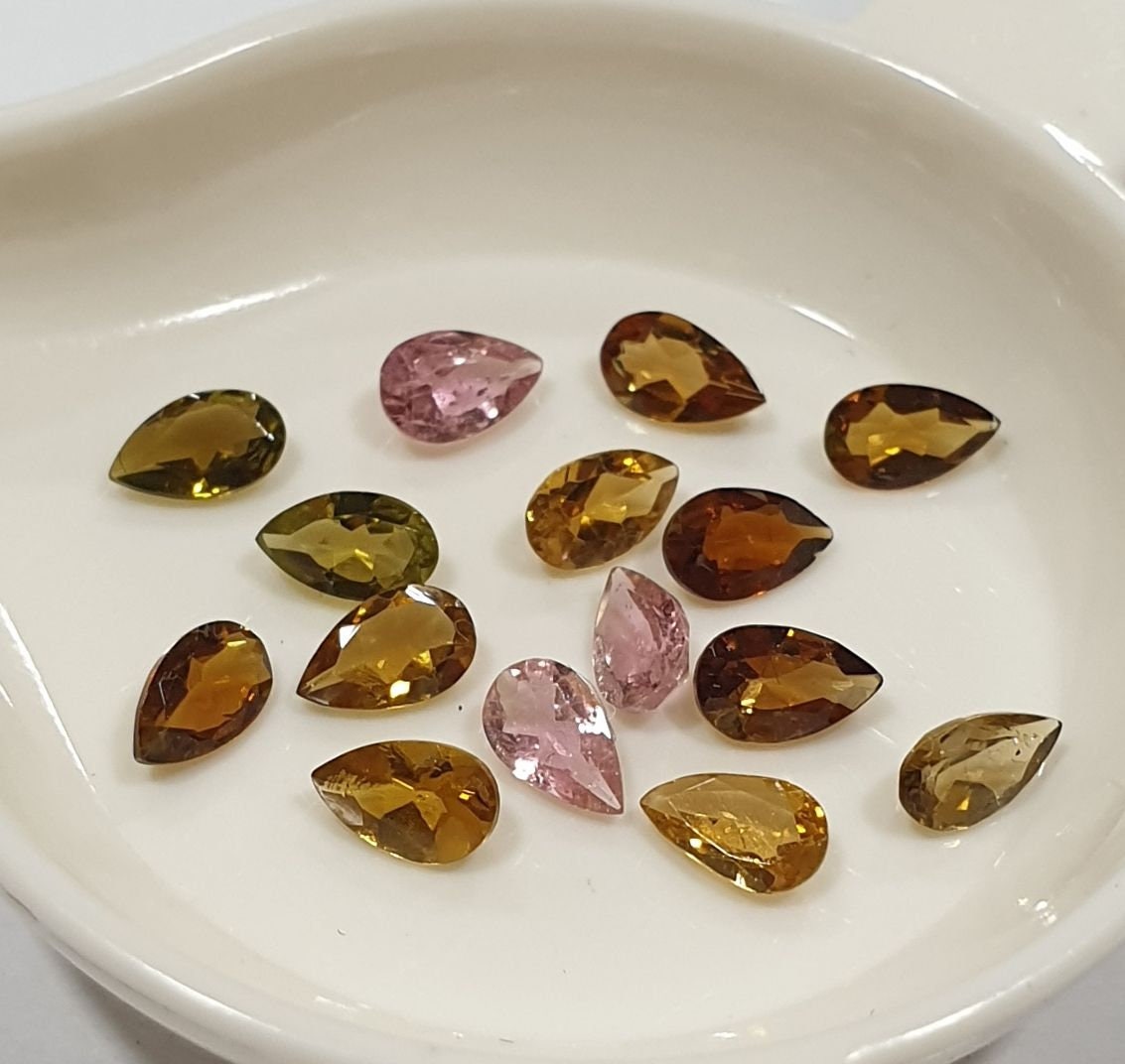 Lot de tourmalines multicolores facettées en forme de goutte (3 x 5 mm) - Tourmaline rose et verte pétrolée - Pierres précieuses en vrac - Prix de gros - Gemmes naturelles