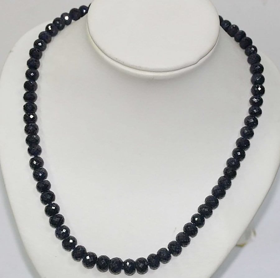 Collar de zafiro facetado en forma de rondelle graduado de 9x6-7x5 mm.