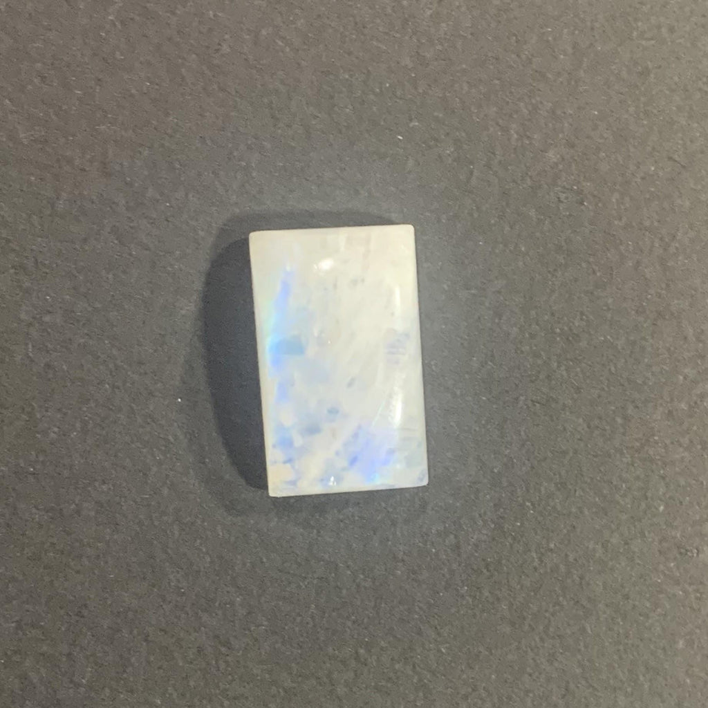 Cabochon rectangulaire en pierre de lune arc-en-ciel de feu bleu AAA 17,5x11 mm. (13,47ct.)