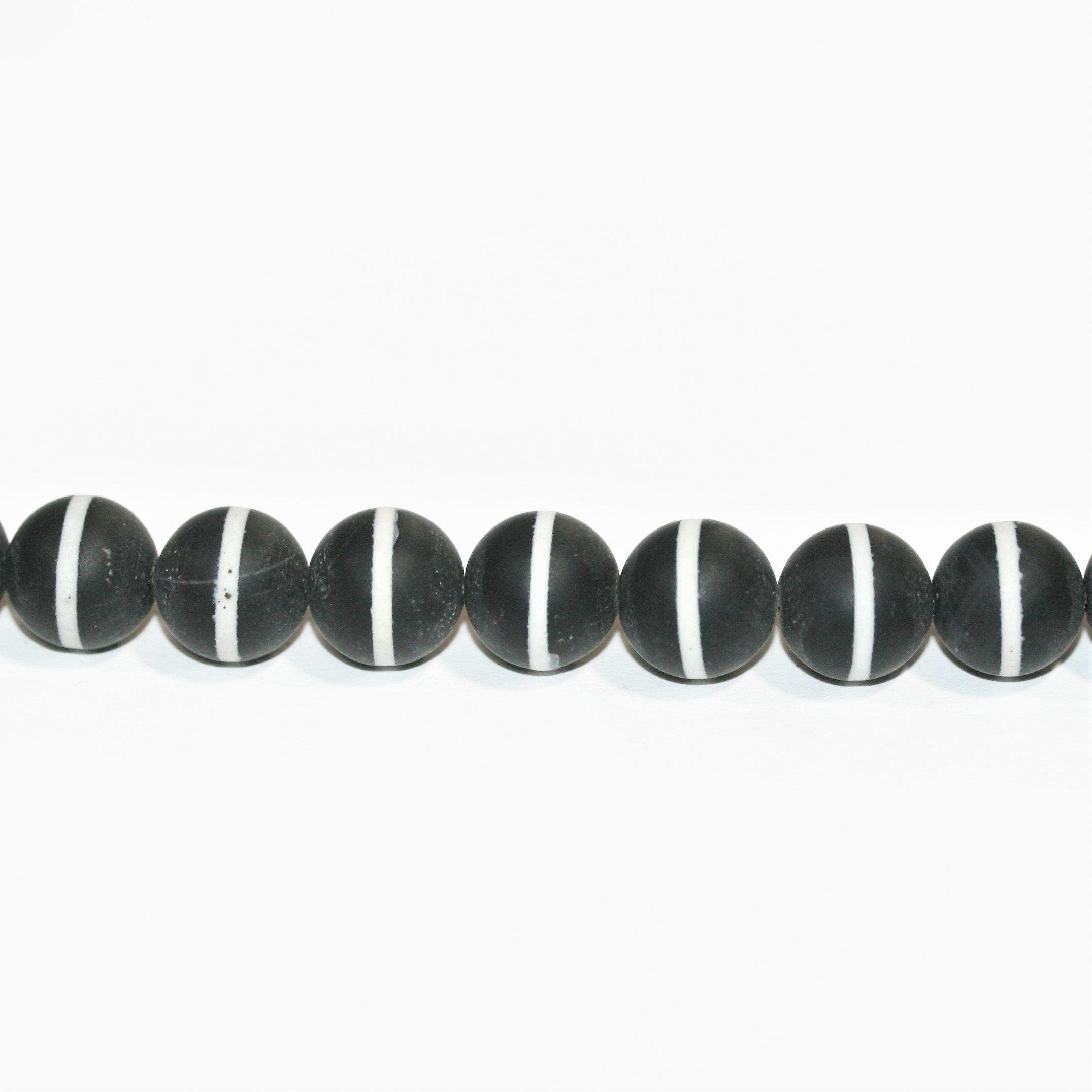 14" St Onyx Finition mate Ronde avec perles à rayures blanches 10 mm.-Rang 37 cm.