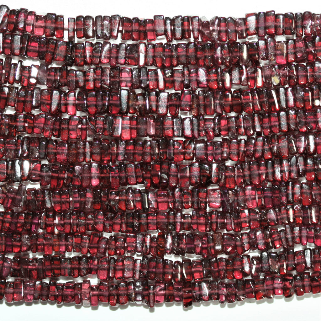 16" Cuentas cuadradas planas lisas de granate 4x1 mm. - Hilo 42 cm.
