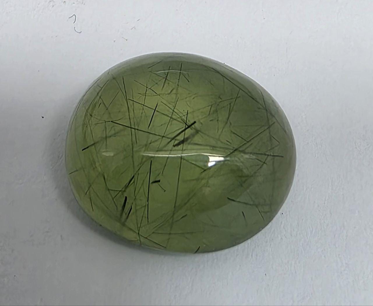 Cabujón ovalado de prehnita AAA de 16,5 x 14,6 mm y 118,5 ct (lote de vida, calidad rara)