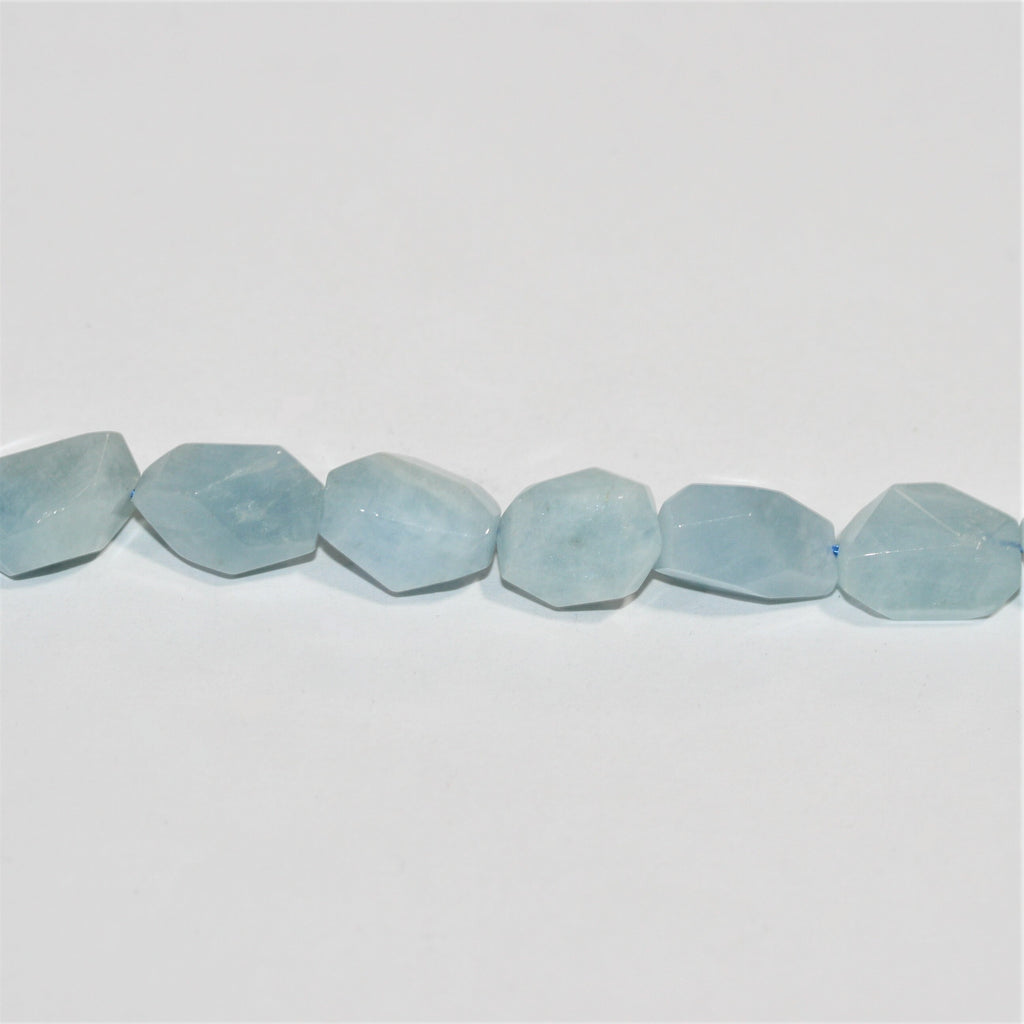 Cuentas facetadas de aguamarina Santa de 16", 13 x 9 mm. Longitud aproximada: 40 cm.