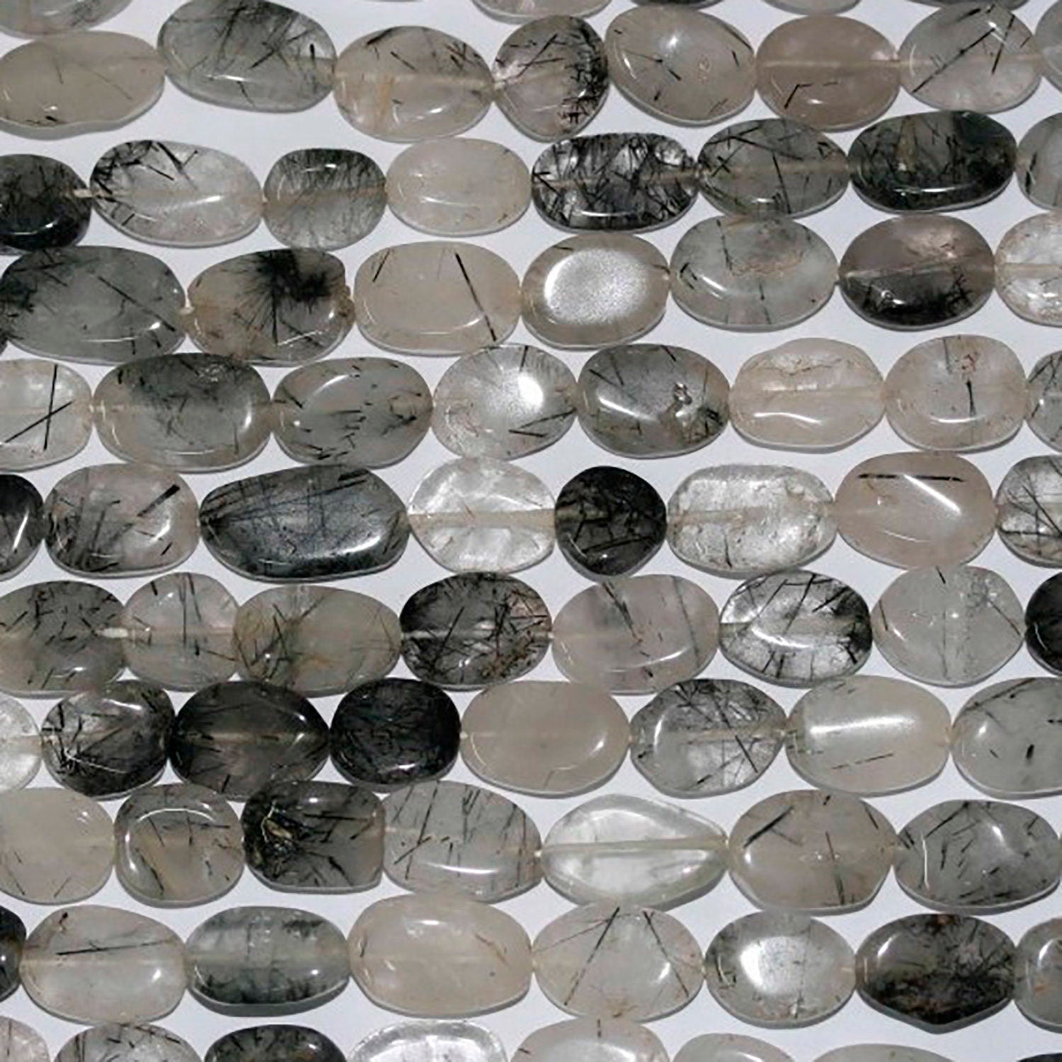 Perles ovales lisses en quartz tourmaline St, 13 x 10 mm environ - Longueur du fil : 37 cm