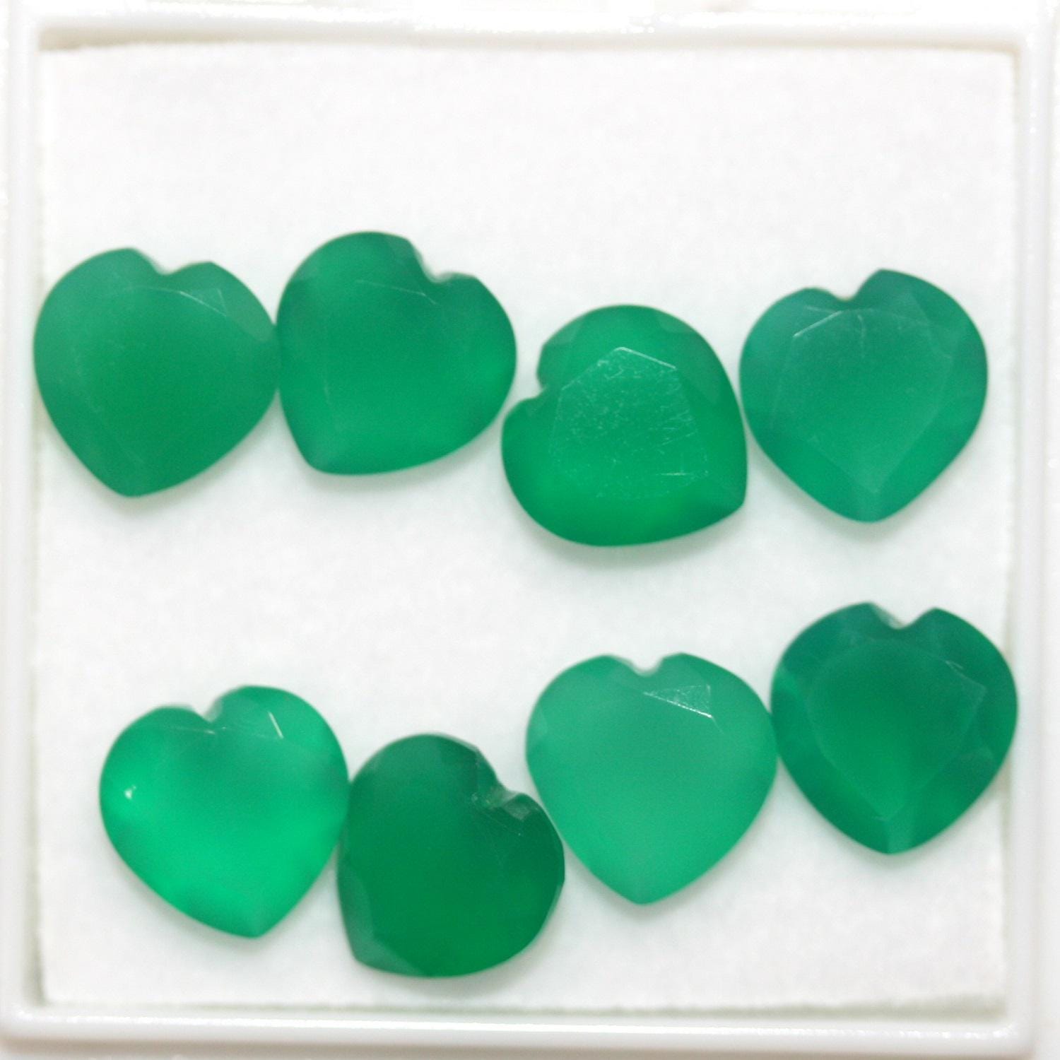 Lot de 8 pierres précieuses en onix vert facettées en forme de cœur, 9 mm. - Pierres précieuses de qualité supérieure, vente en gros.