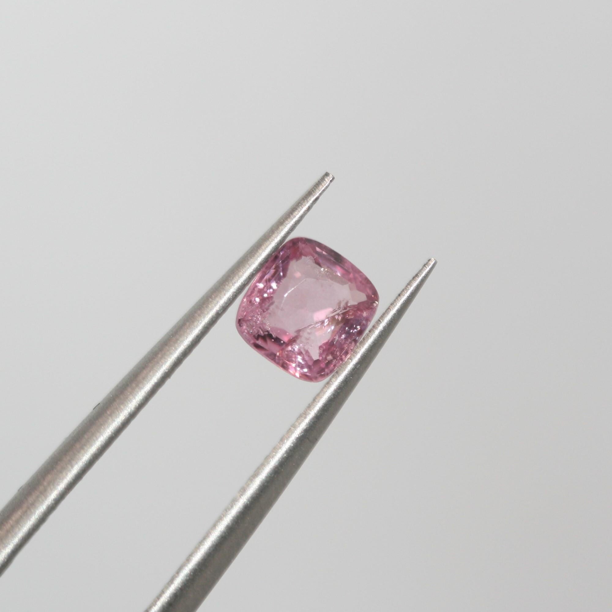 Spinelle naturelle rose rare, non traitée, taille carrée, 5,5 mm, 0,65 ct - Pierre non traitée - Couleur inhabituelle - Pierre de collection
